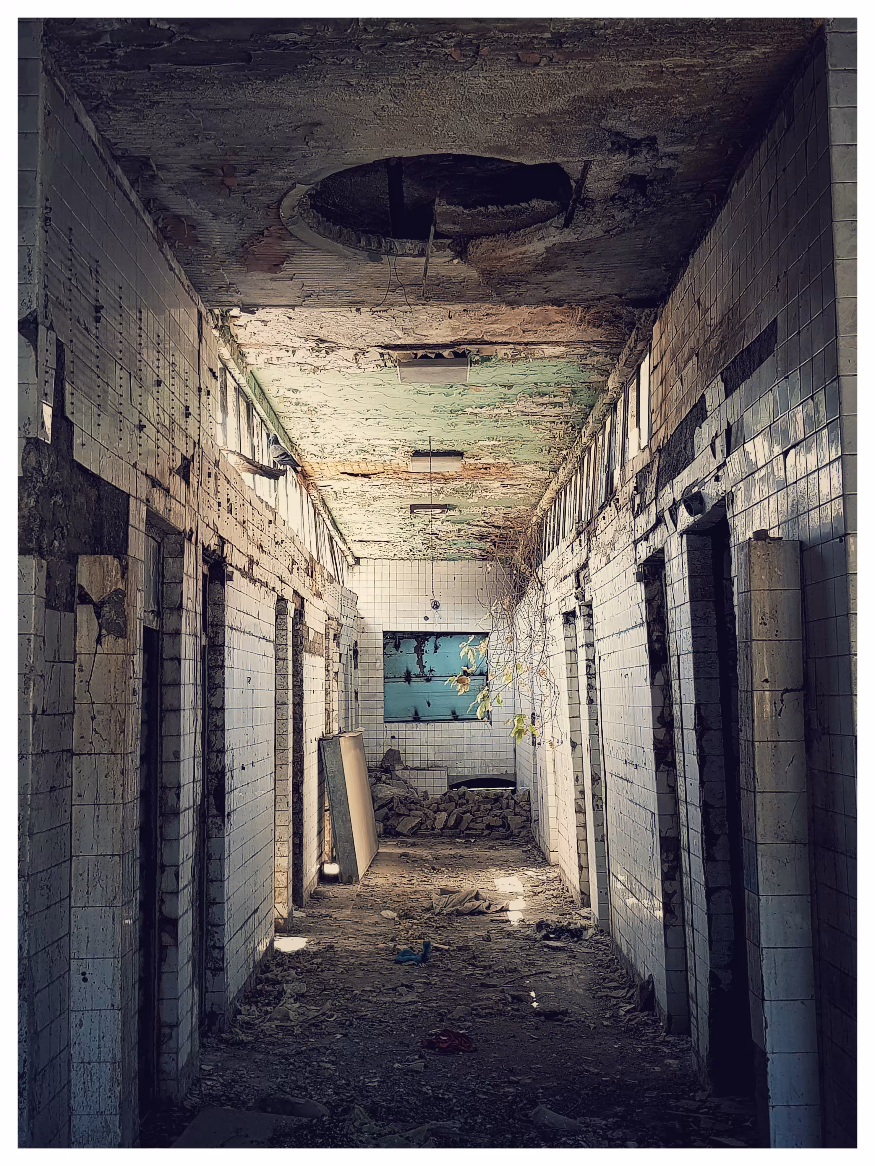 Memories dropped from it walls…