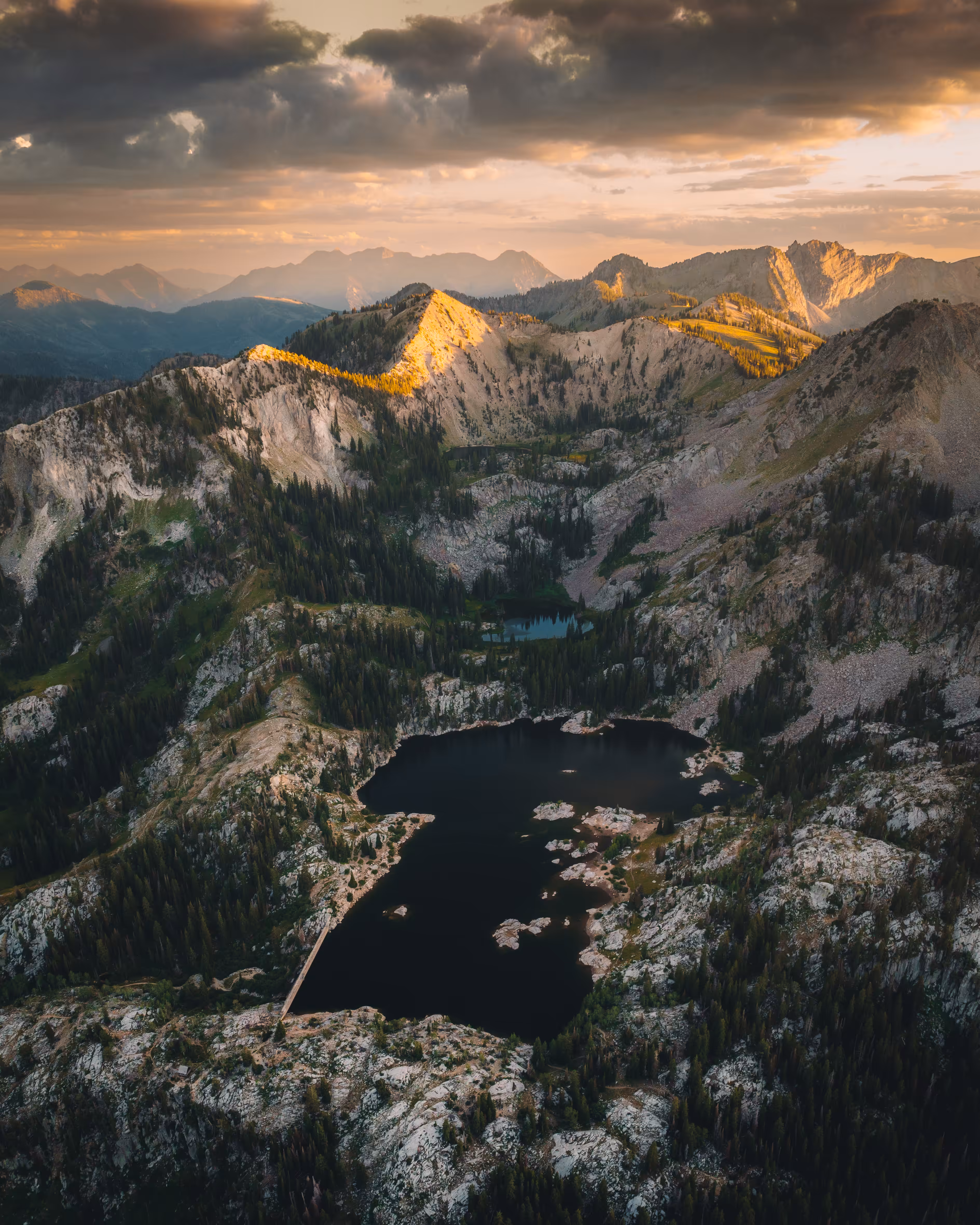 T-SHIRT LAKE