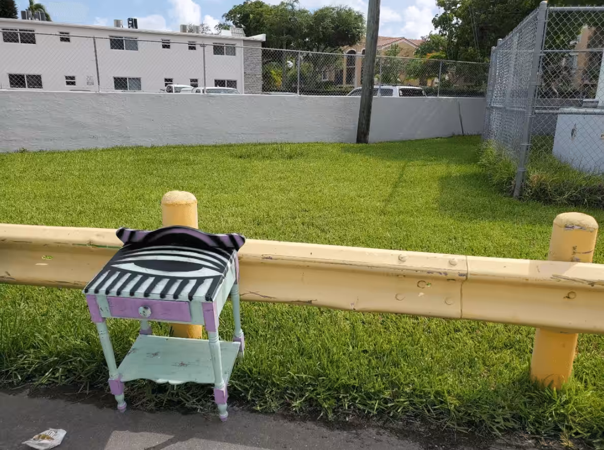 Geographies of Trash: Art Cycling with Ahol Sniffs Glue (GENESIS COLLECTION): Geographies of Trash - 386