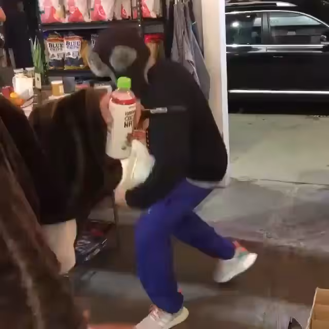 🔥 Måx Ø$iRi$ 💮 DANCE BATTLES EDBASSMASTER IN A CONVENIENT STORE