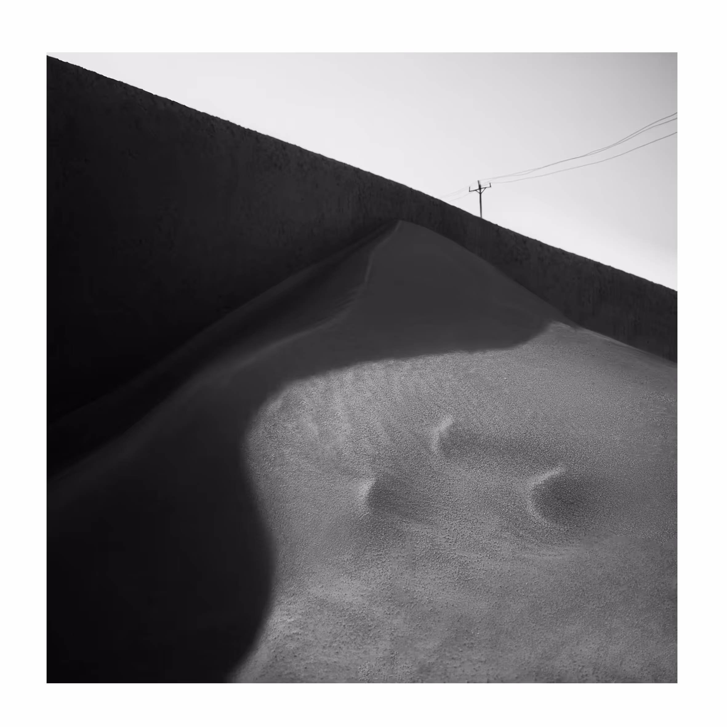 Sand wall