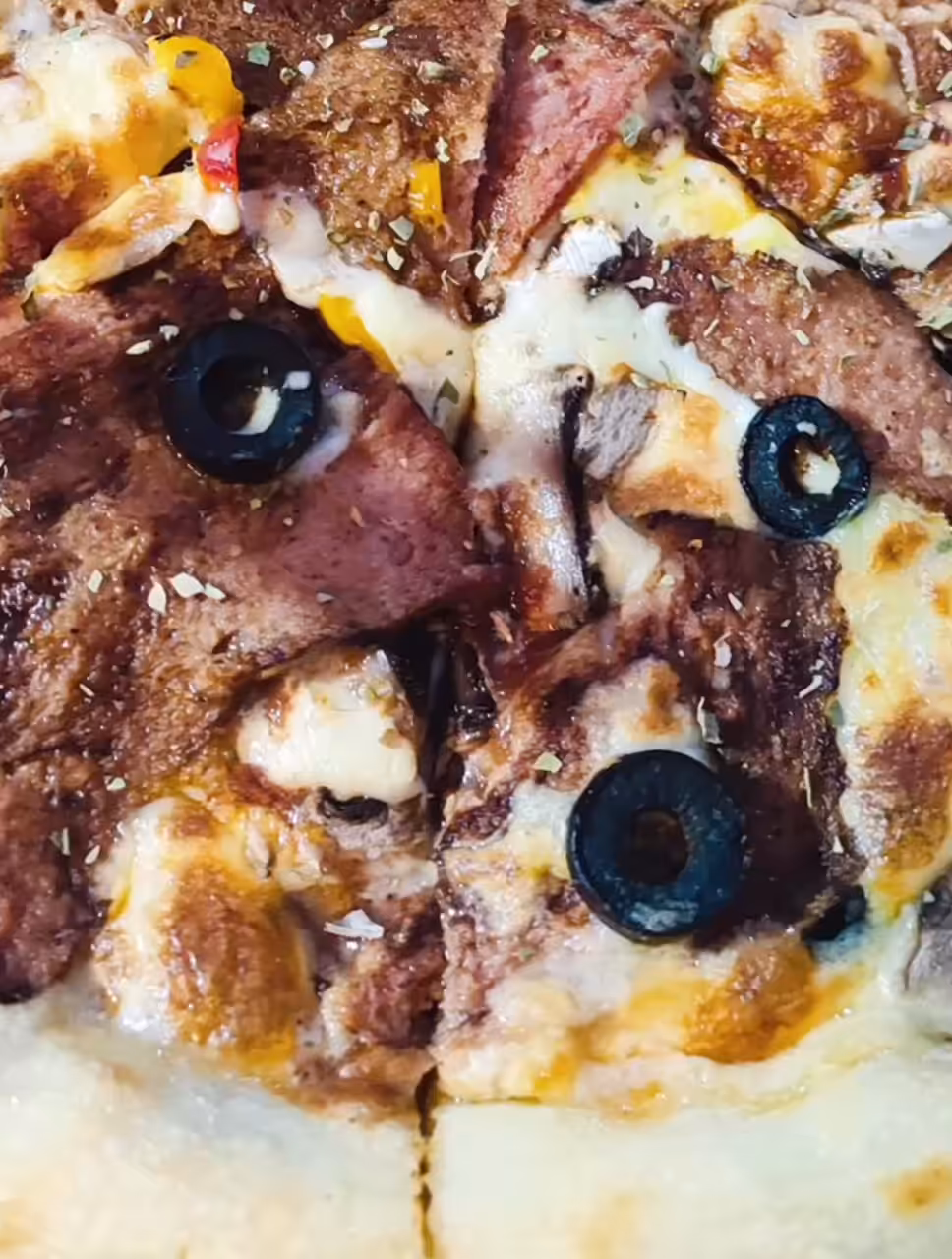 Vegetarian. Pizza.