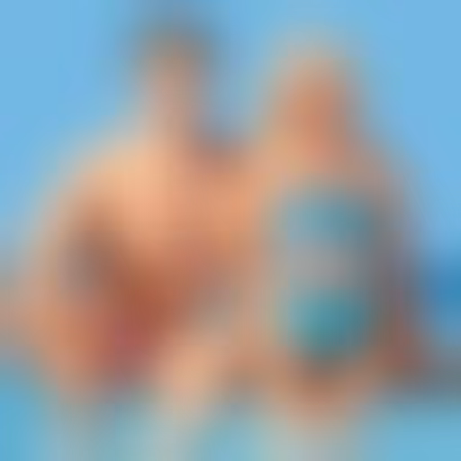 Mattia et Albertine en maillot de bain