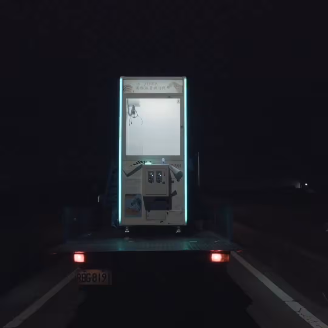 Lock-in Vending Machine 100