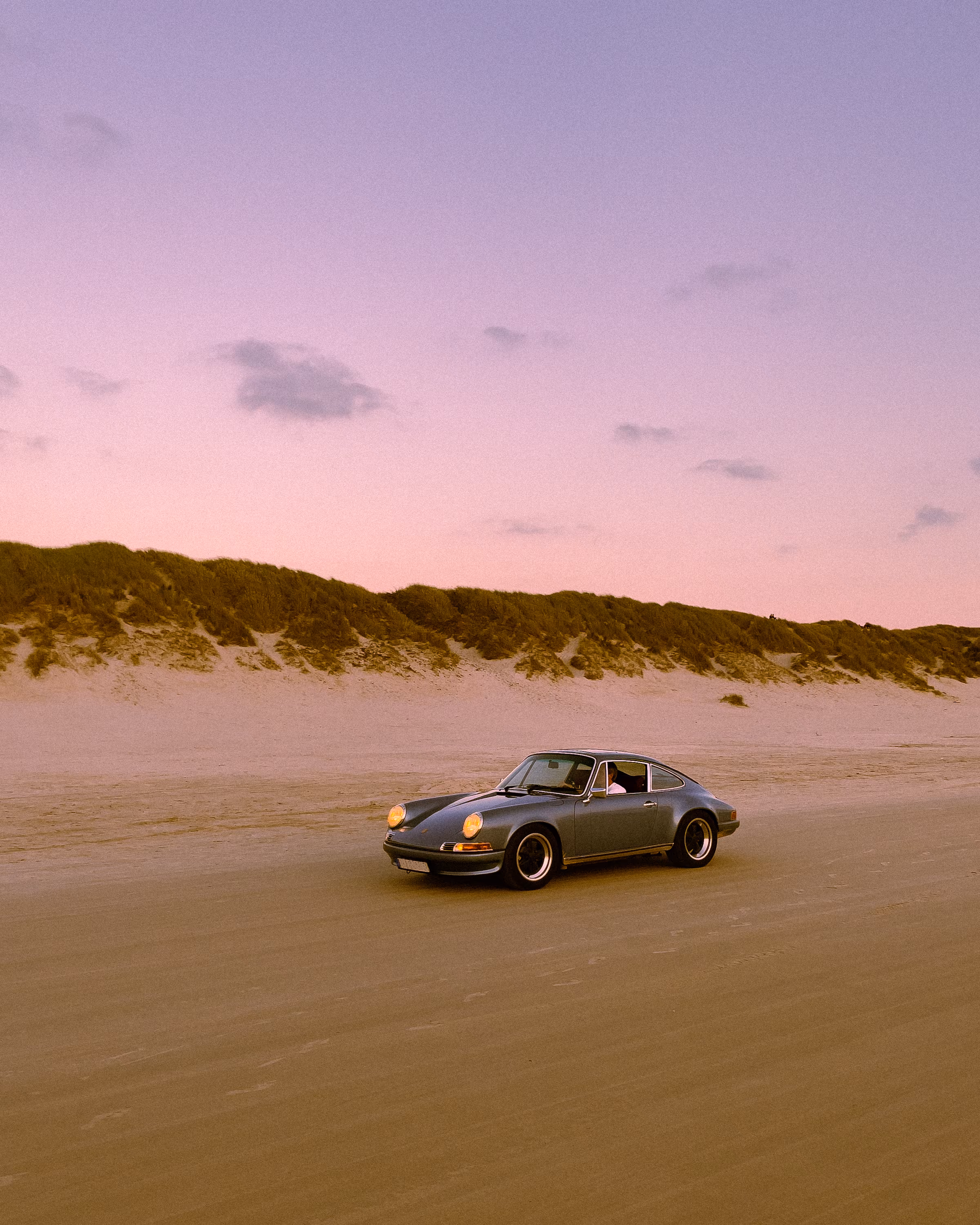 911
