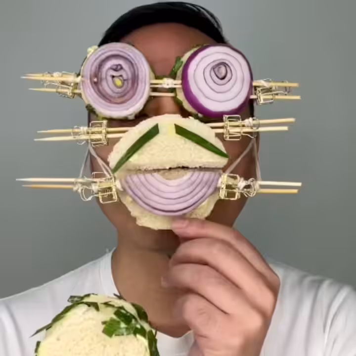 Onion Sandwich