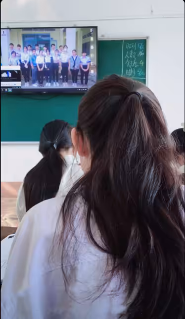 課桌上的秘密