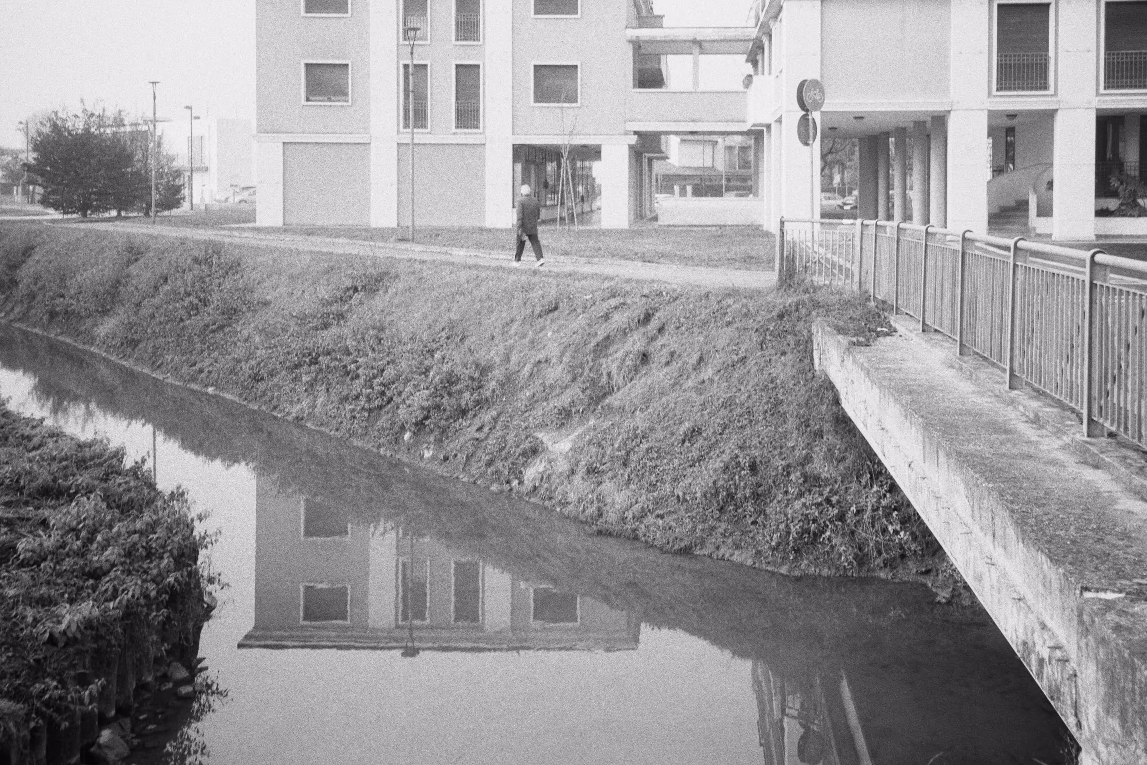 IMAGE 18