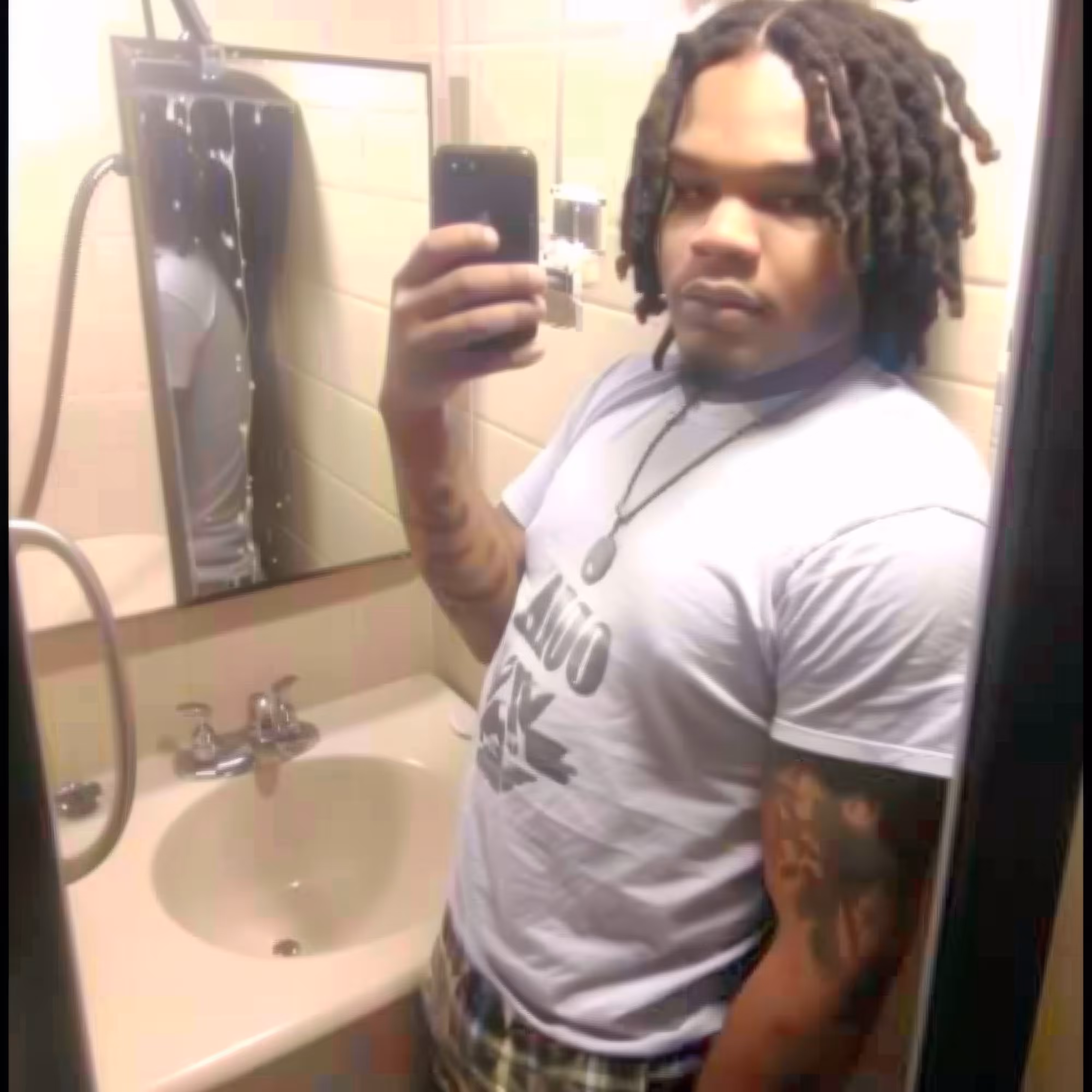 Bathroom-Selfie
