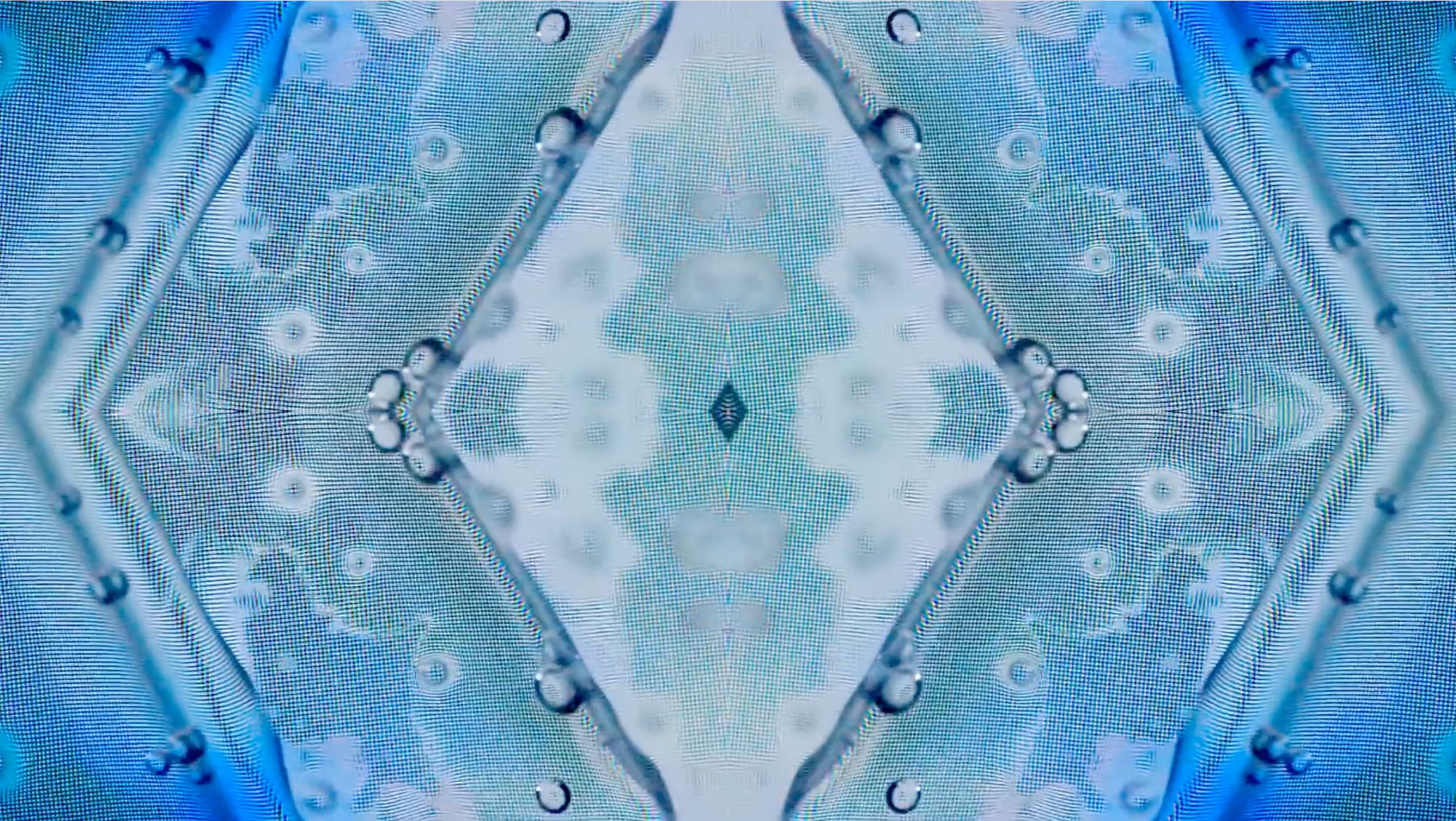 Soluble Diamond Waves
