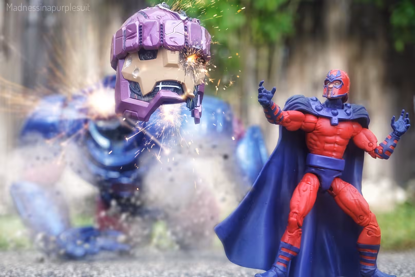 Magneto vs A Sentinel