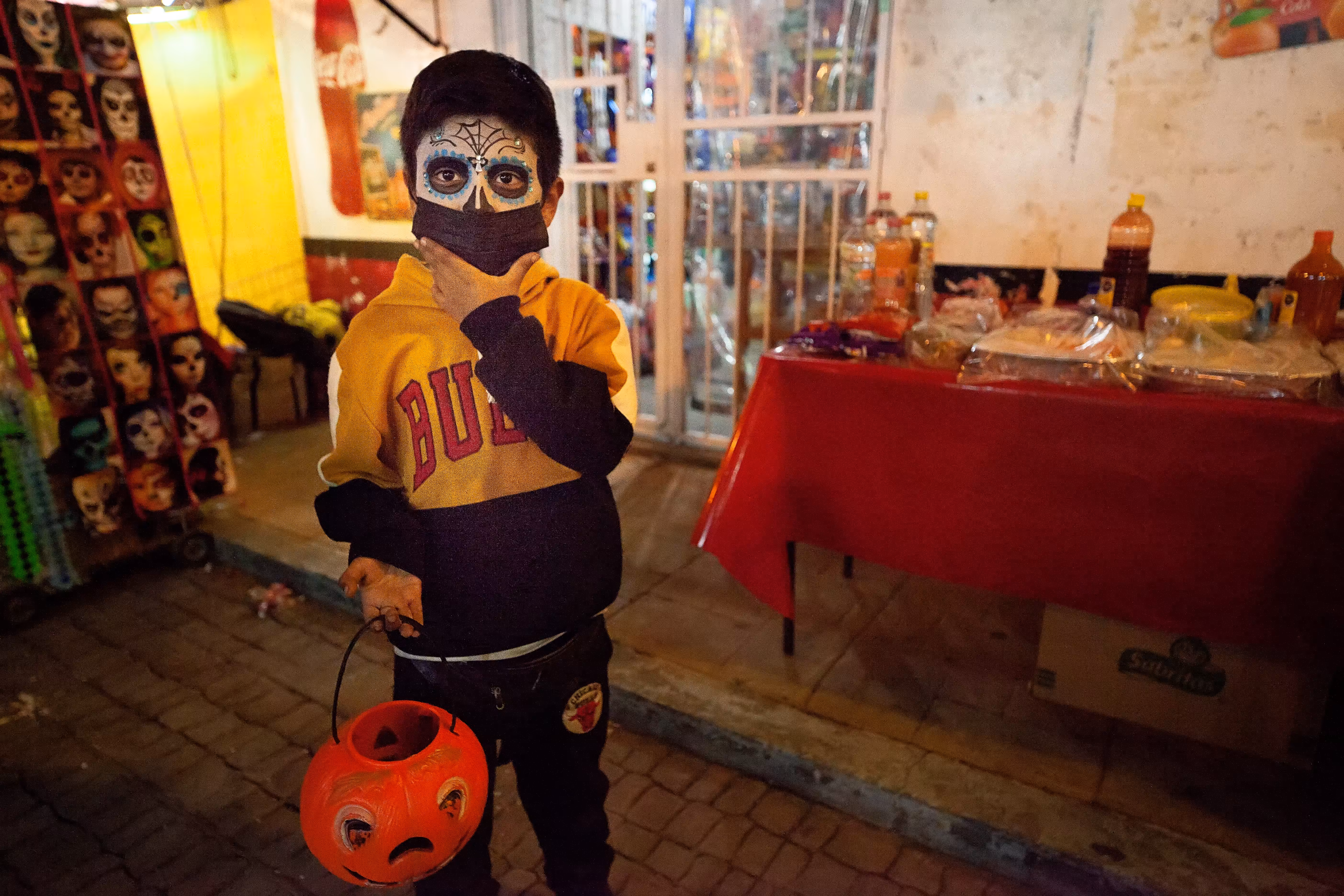Dia de los Muertos in Mixquic, MX 8