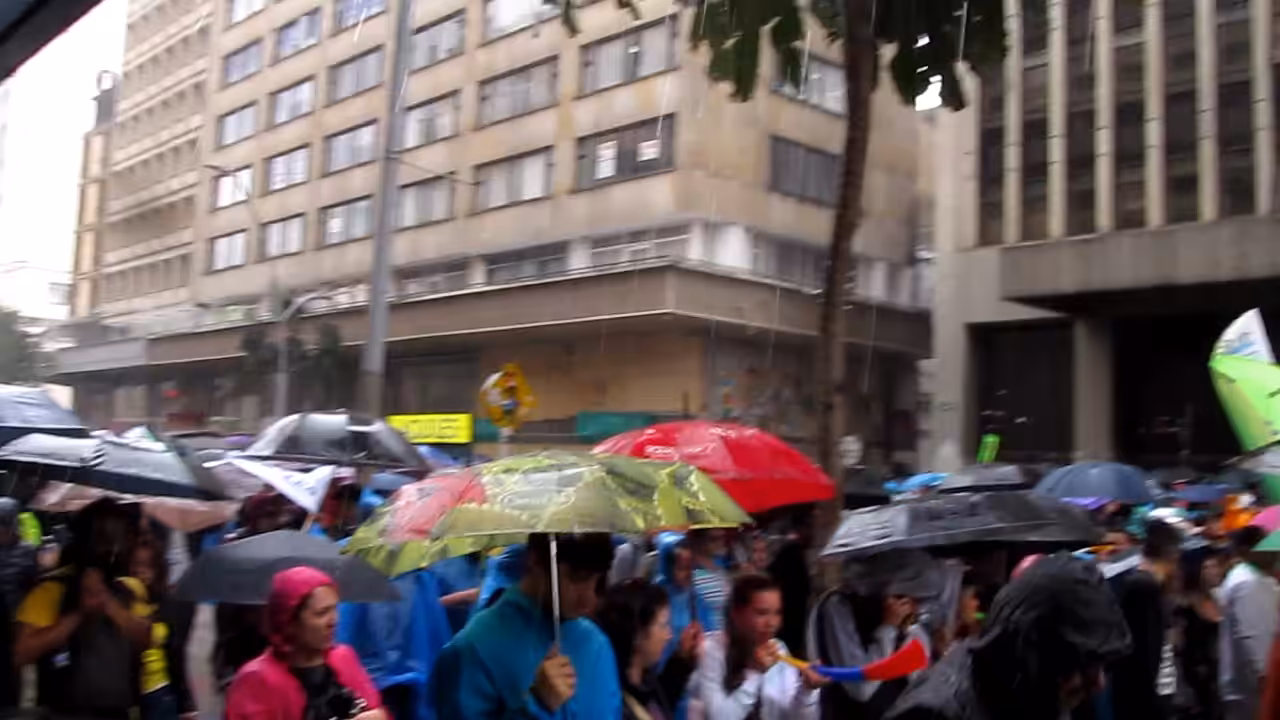 WALKING TO THE RHYTHM OF THE RAIN 