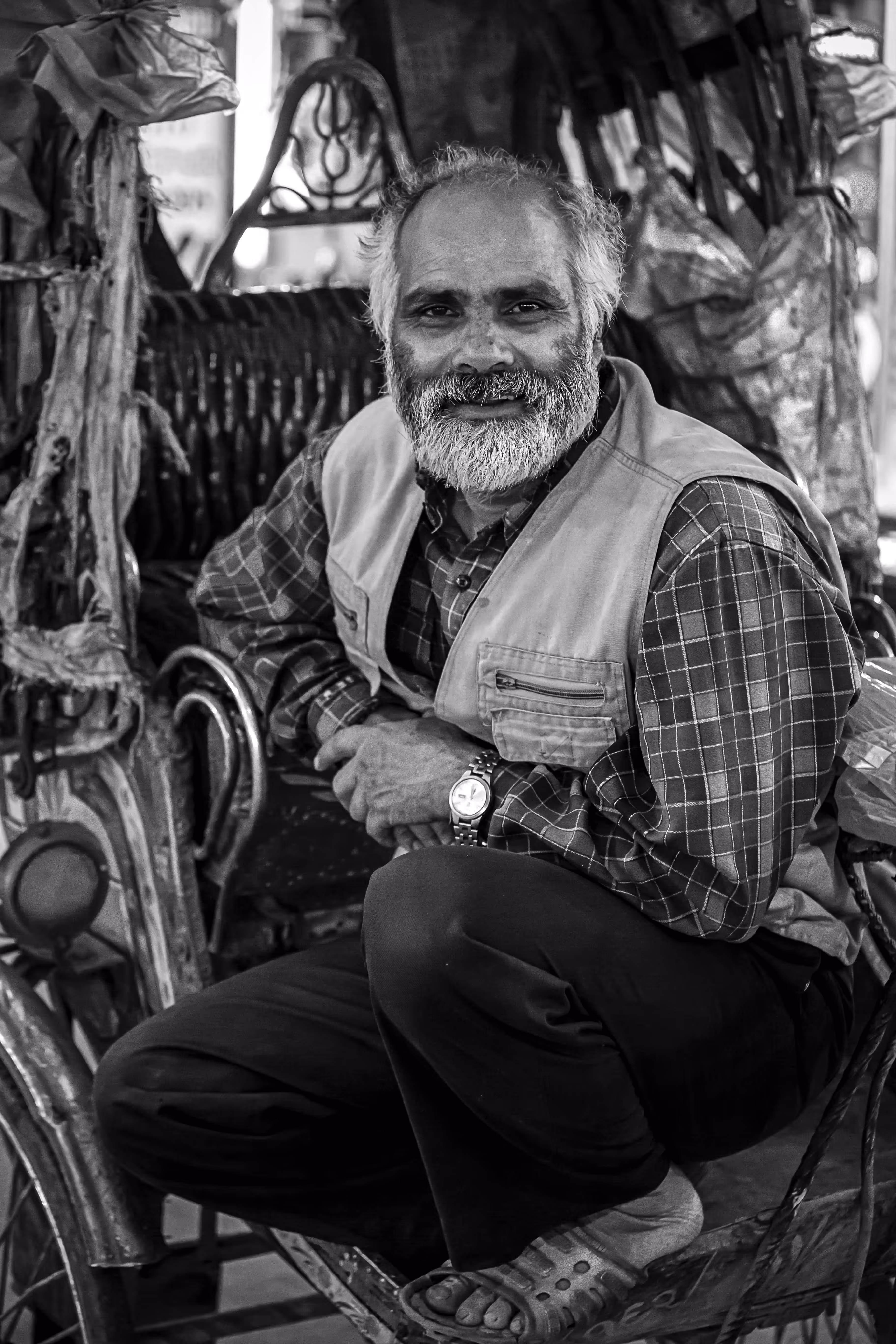 B&W Photography:  friendly eyes