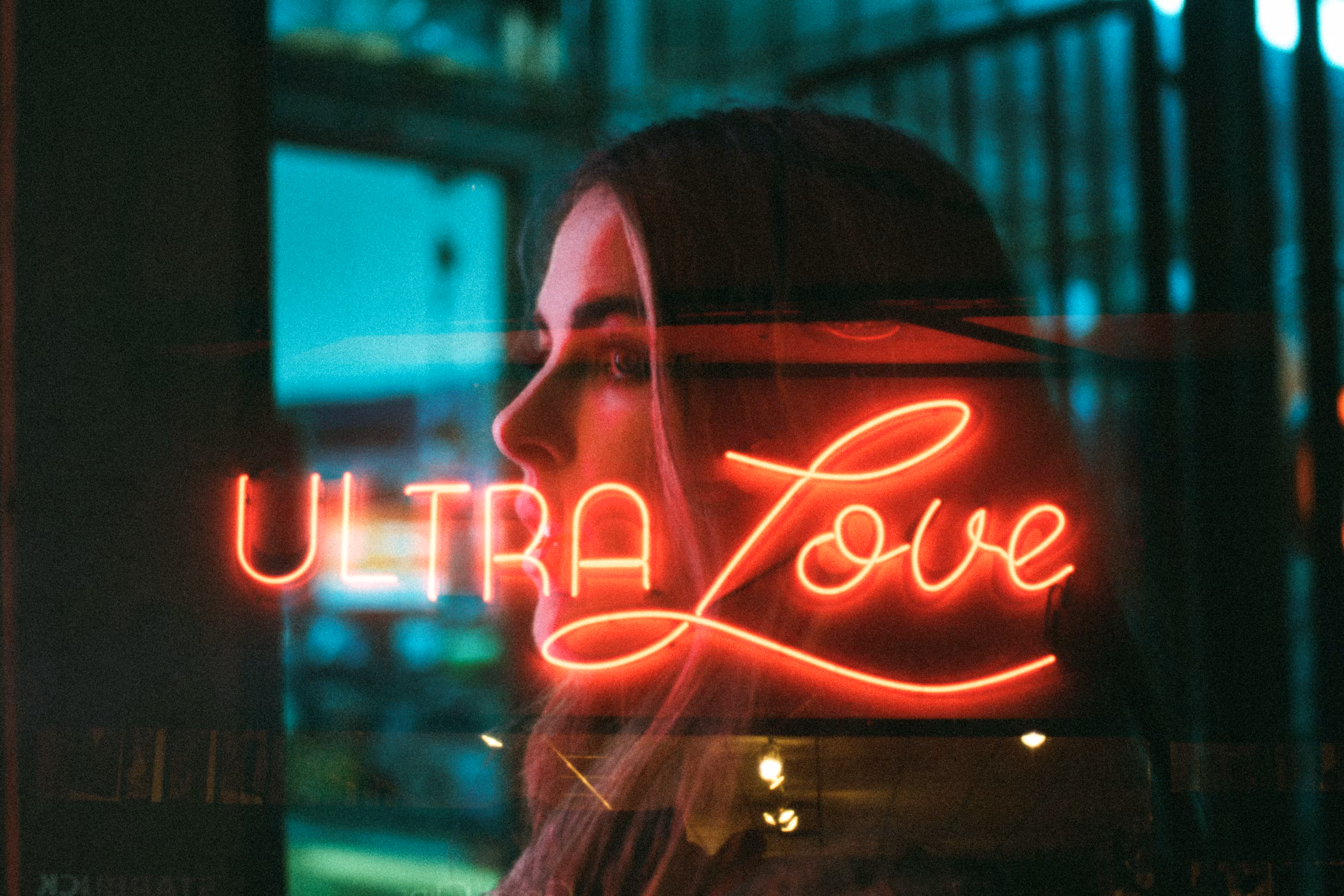 Neon Life #40 - Ultra Love