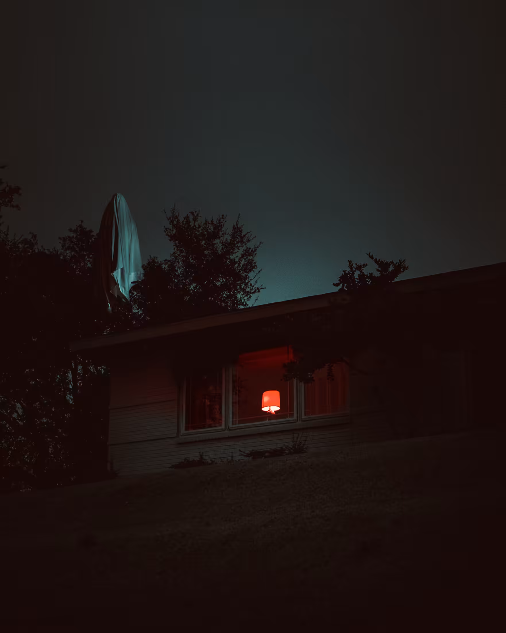 LETS STAY HOME.