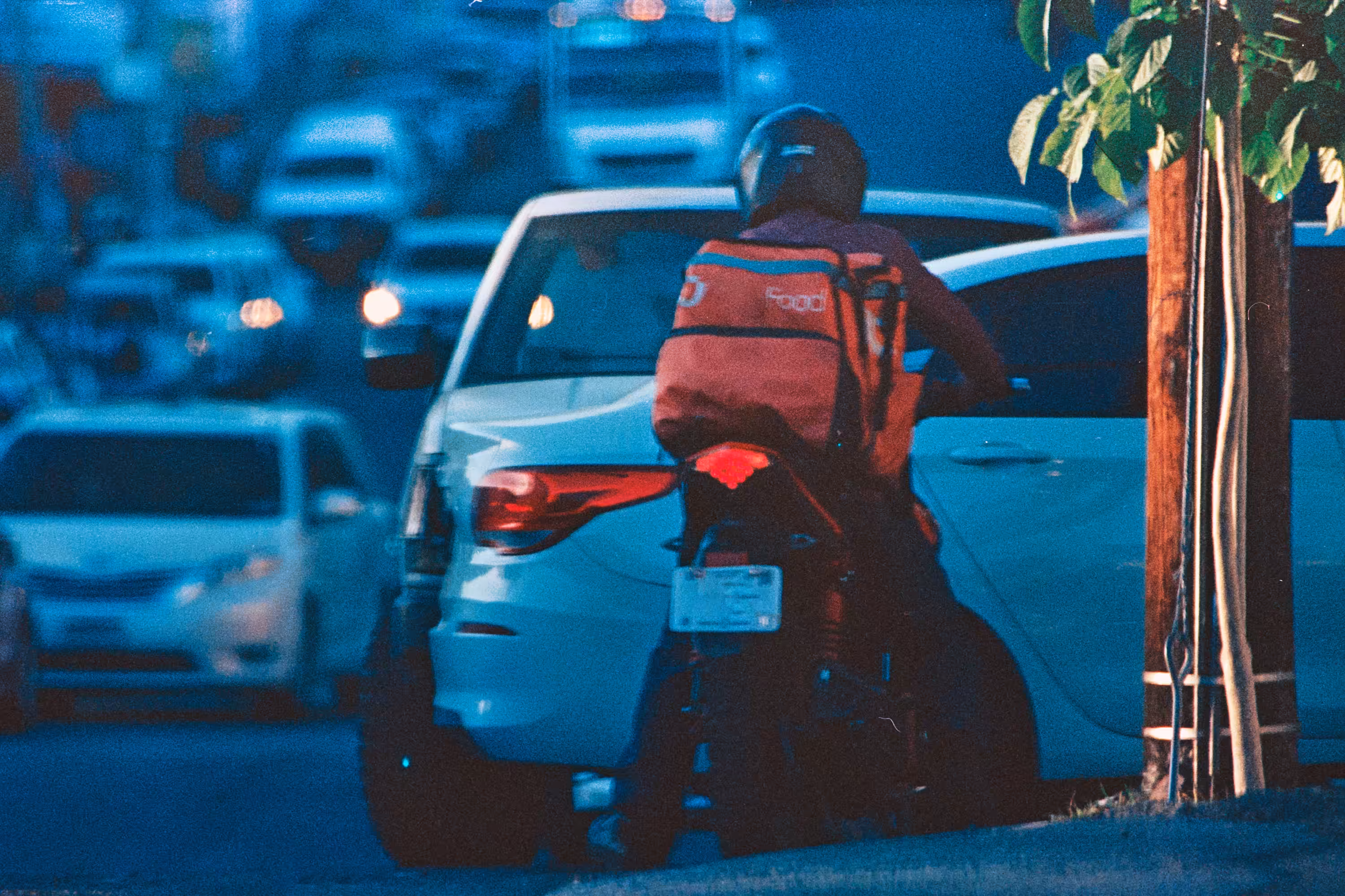 Red Courier