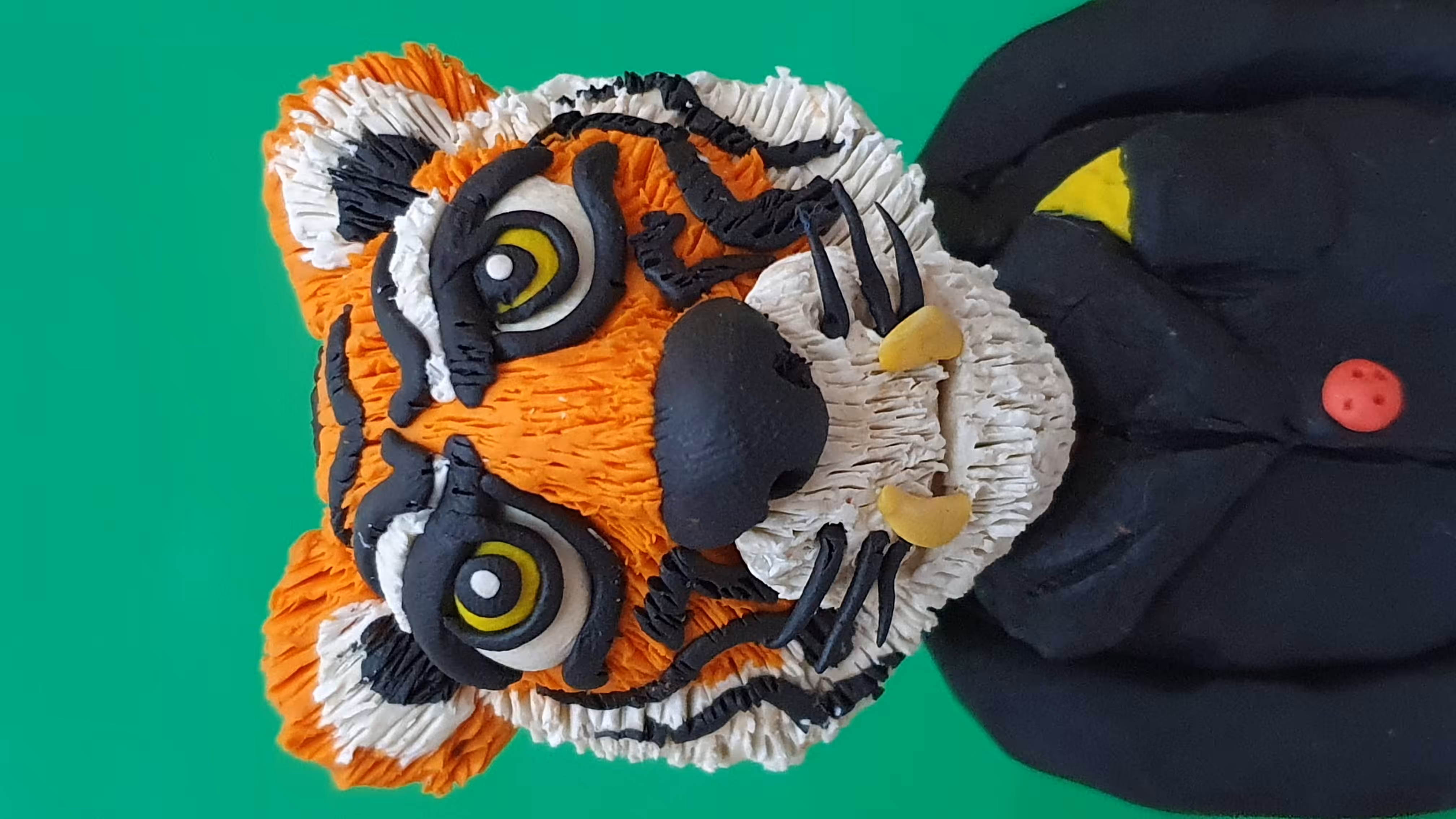 #21 Clay Collectible Tiger Boss