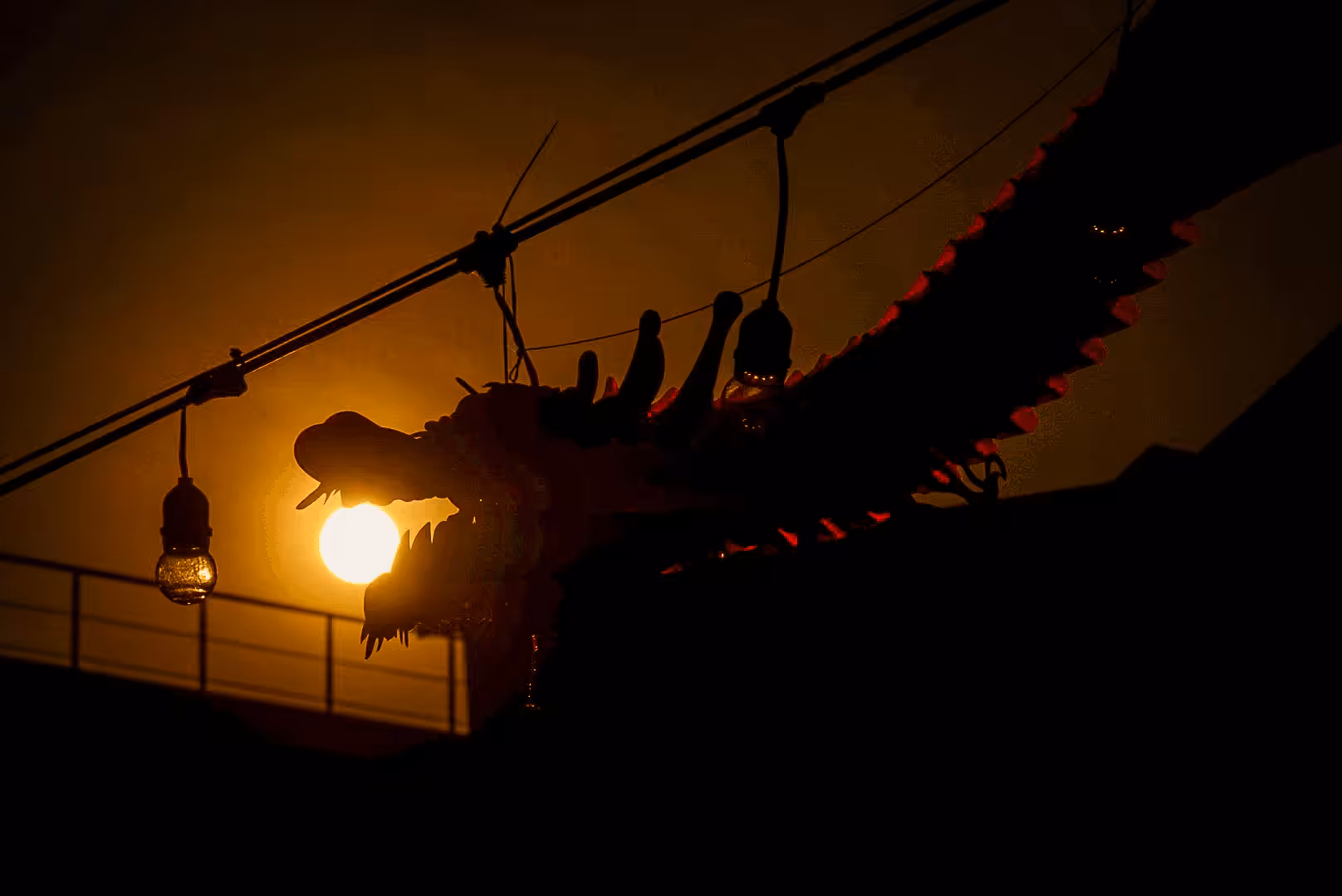 The sun shines #014 Dragon