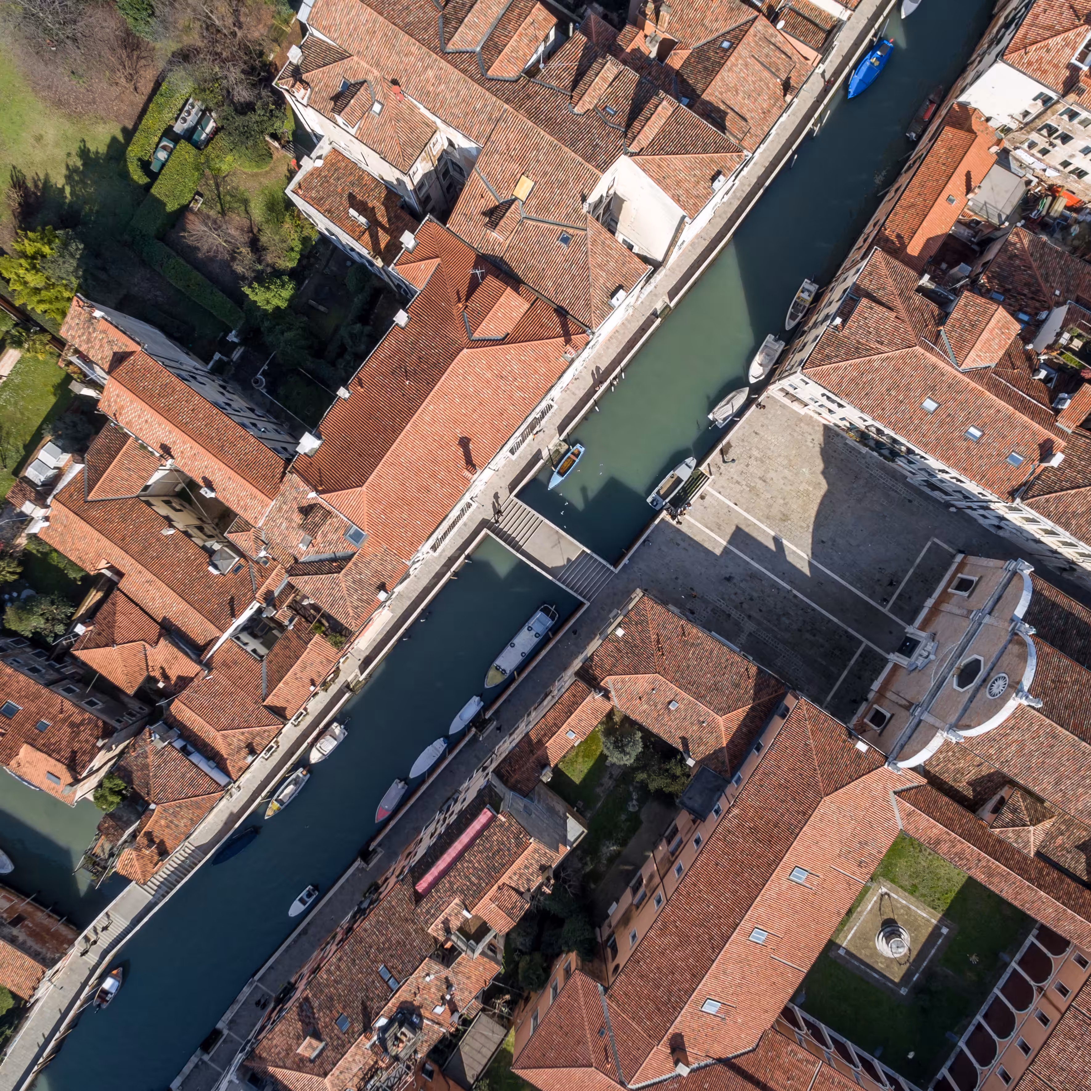 Crossings (Venice) 2/25
