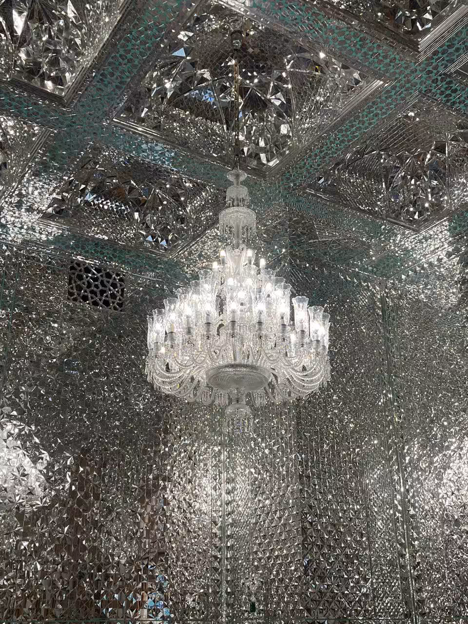 Mirror Salon