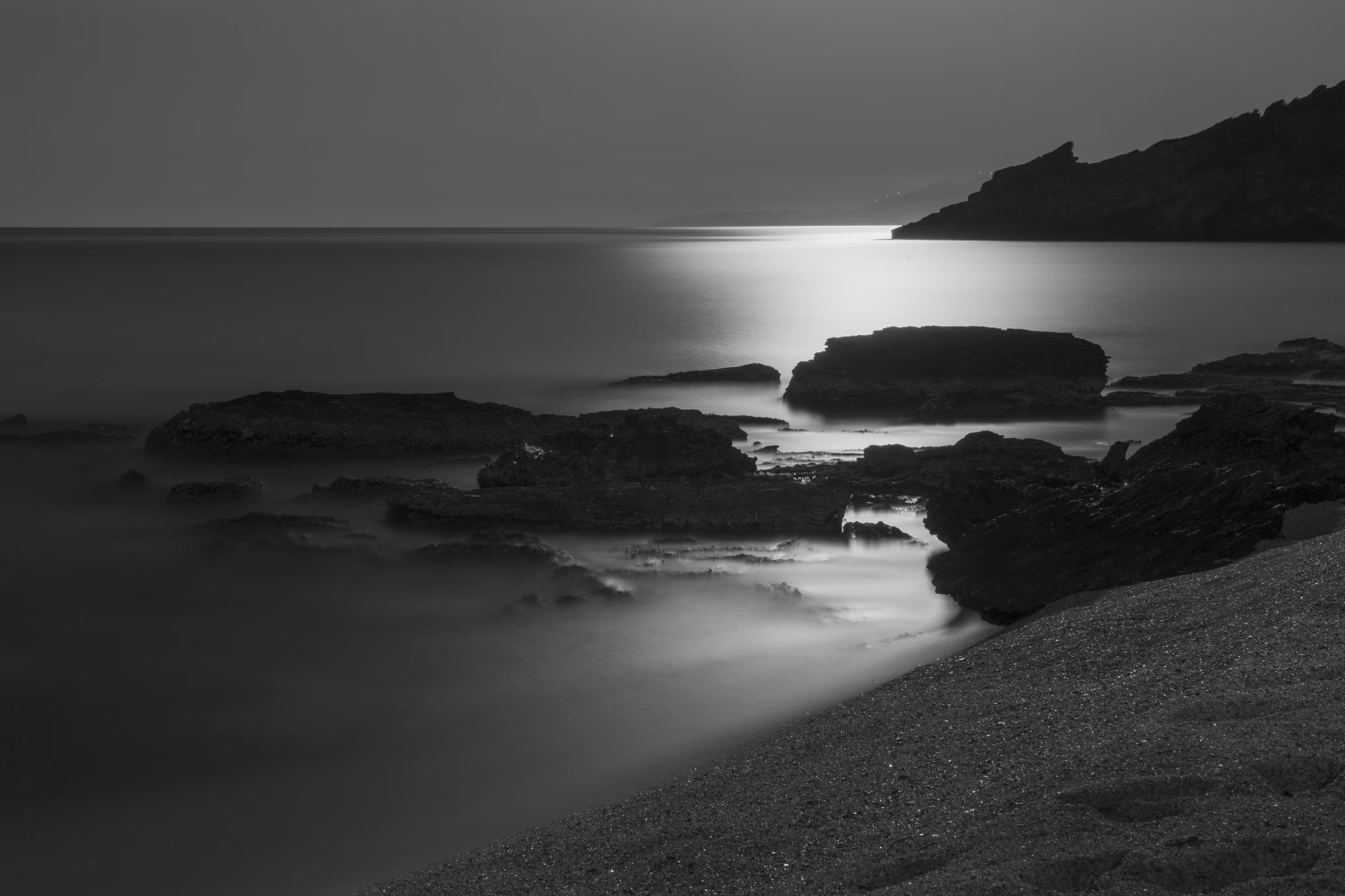 midnight in a perfect world #01