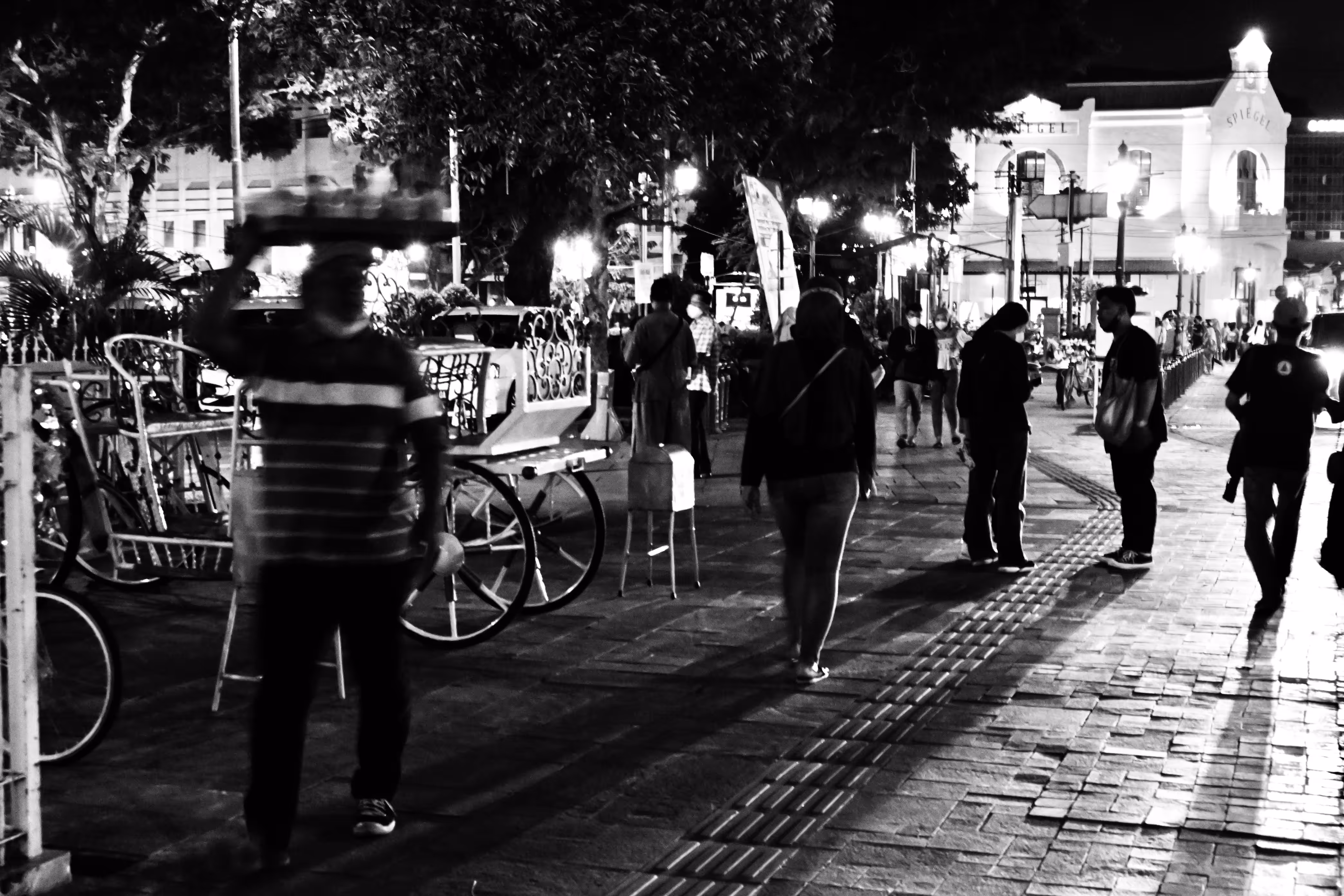 Street Photographs: Busy Night (1)