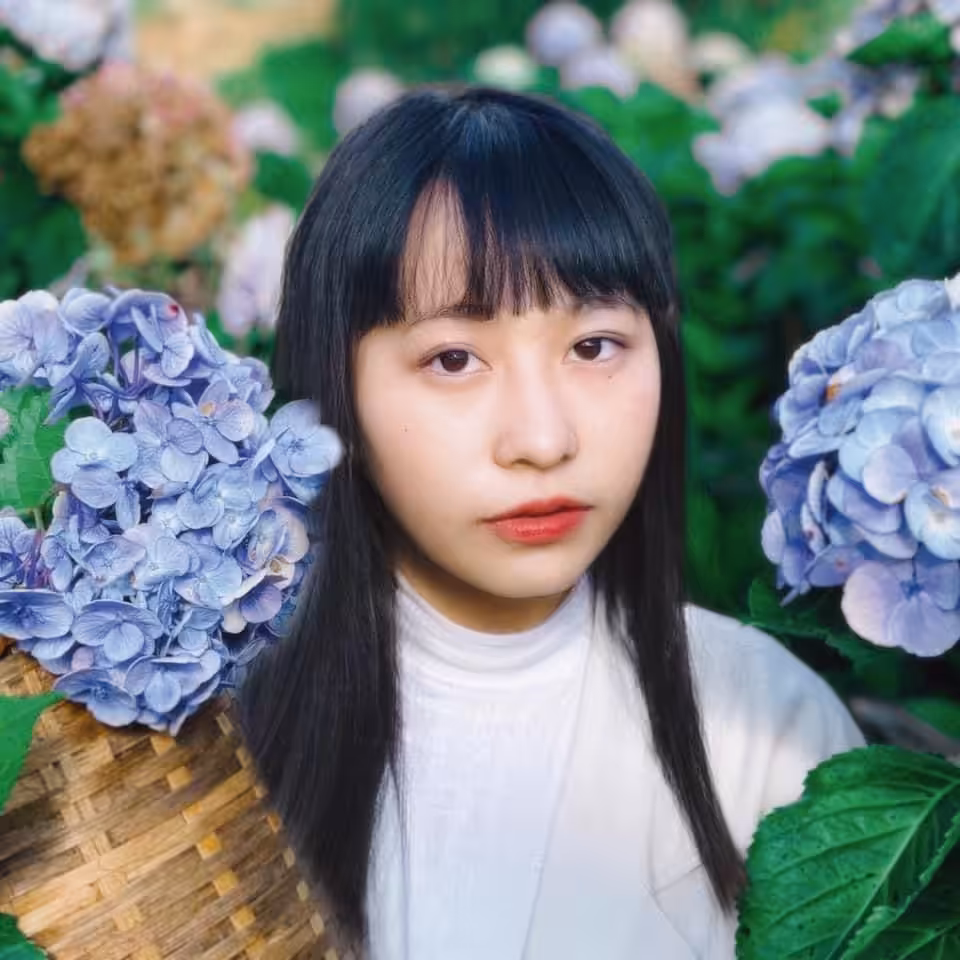 Girl with flowers