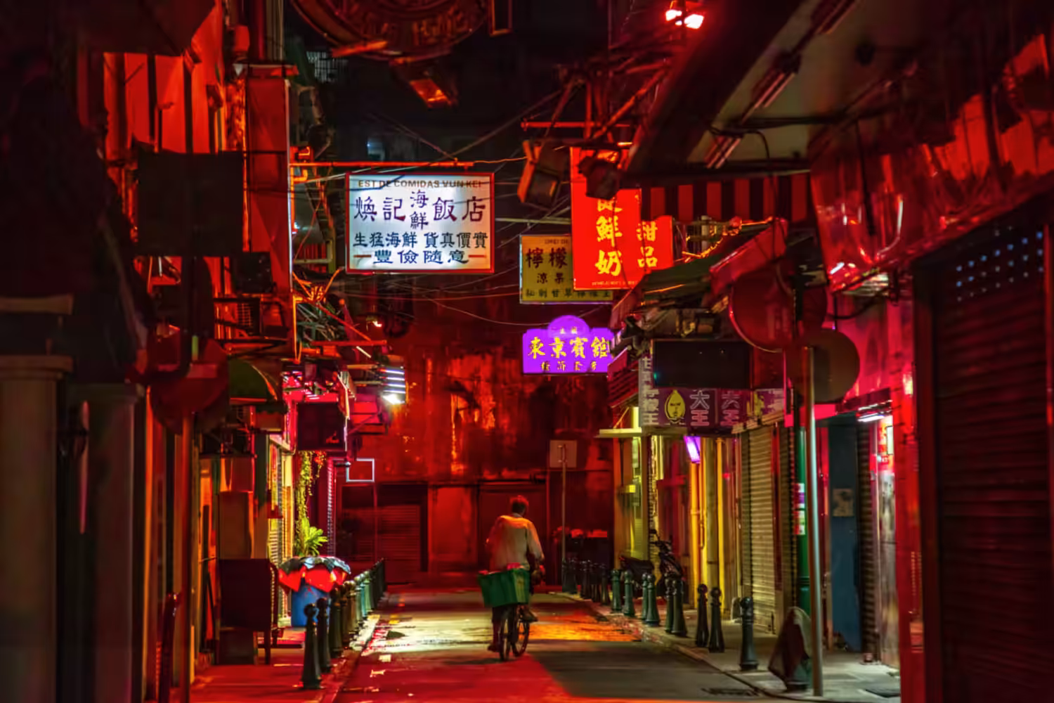 Deep Red - Macau