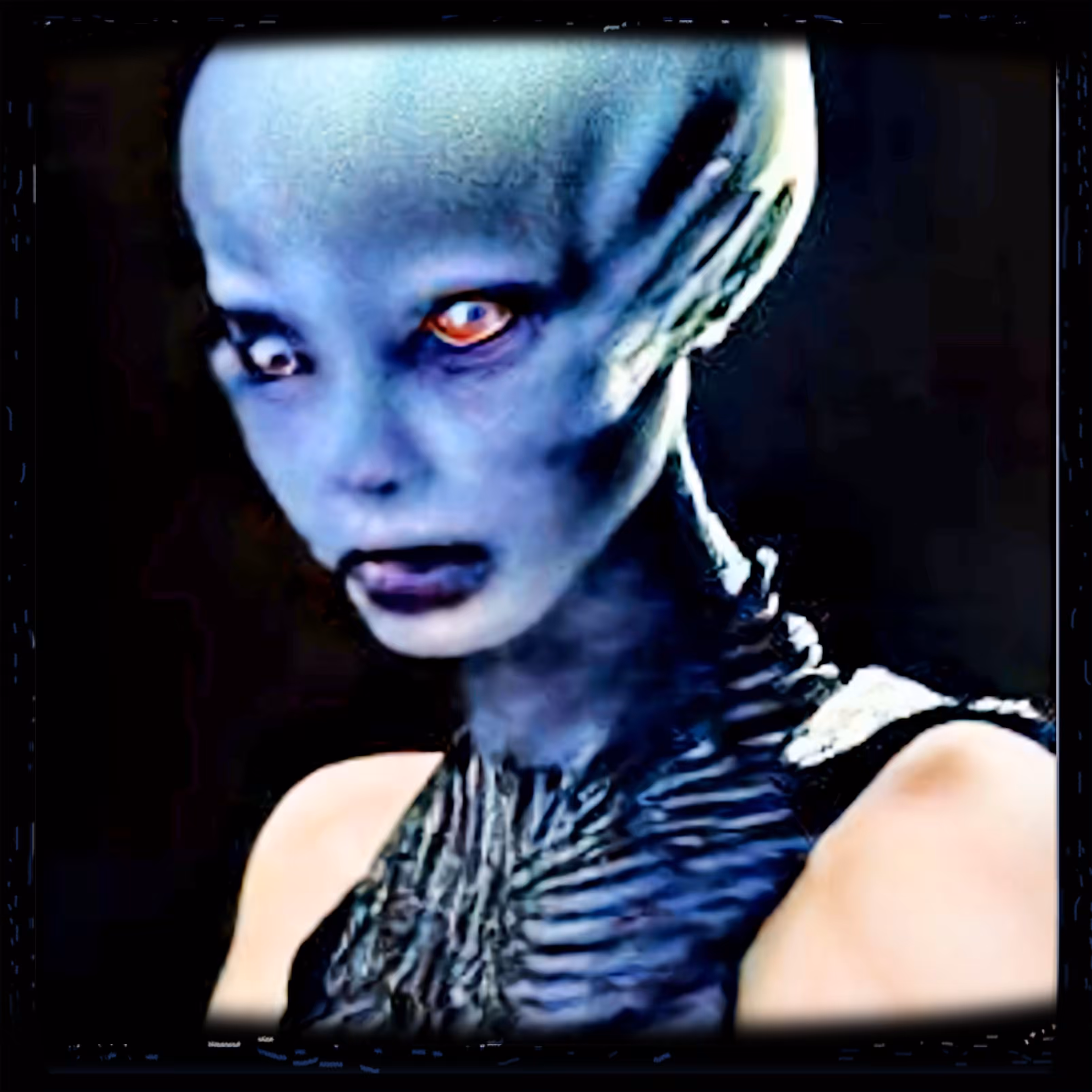 Alien top model