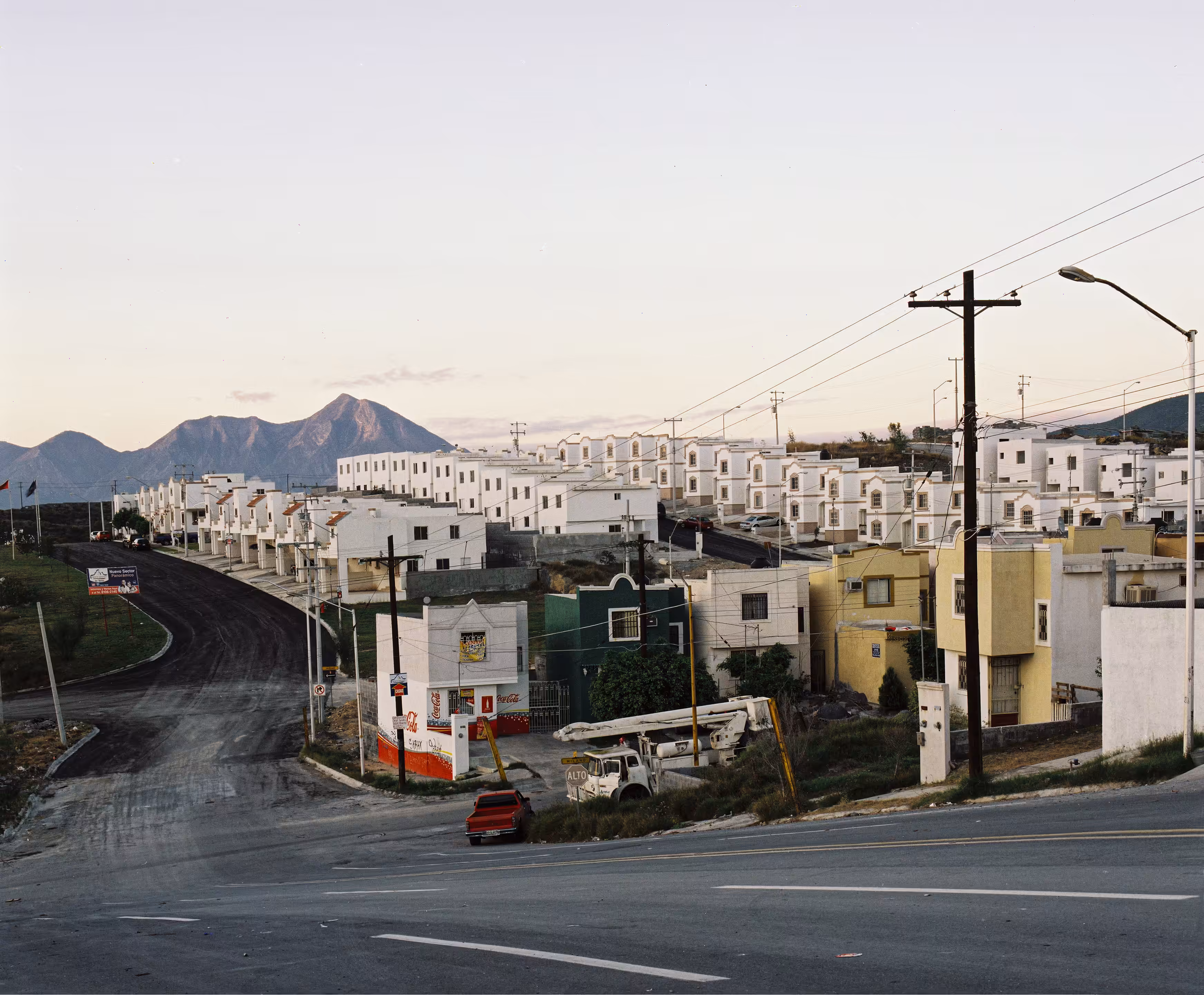 Suburbia Mexicana, Fragmented City #28