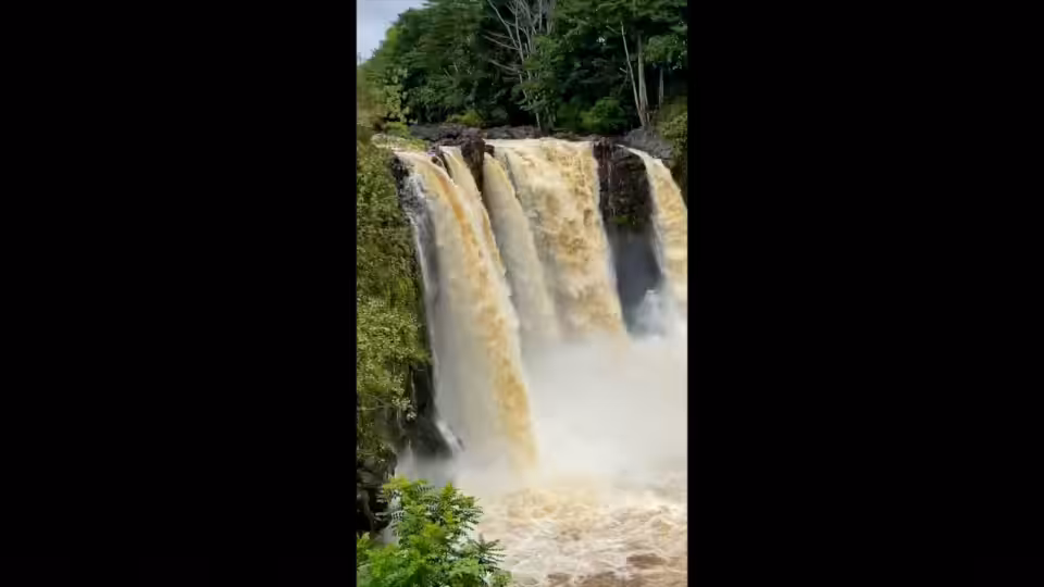 Extreme Kayaking Rainbow Falls