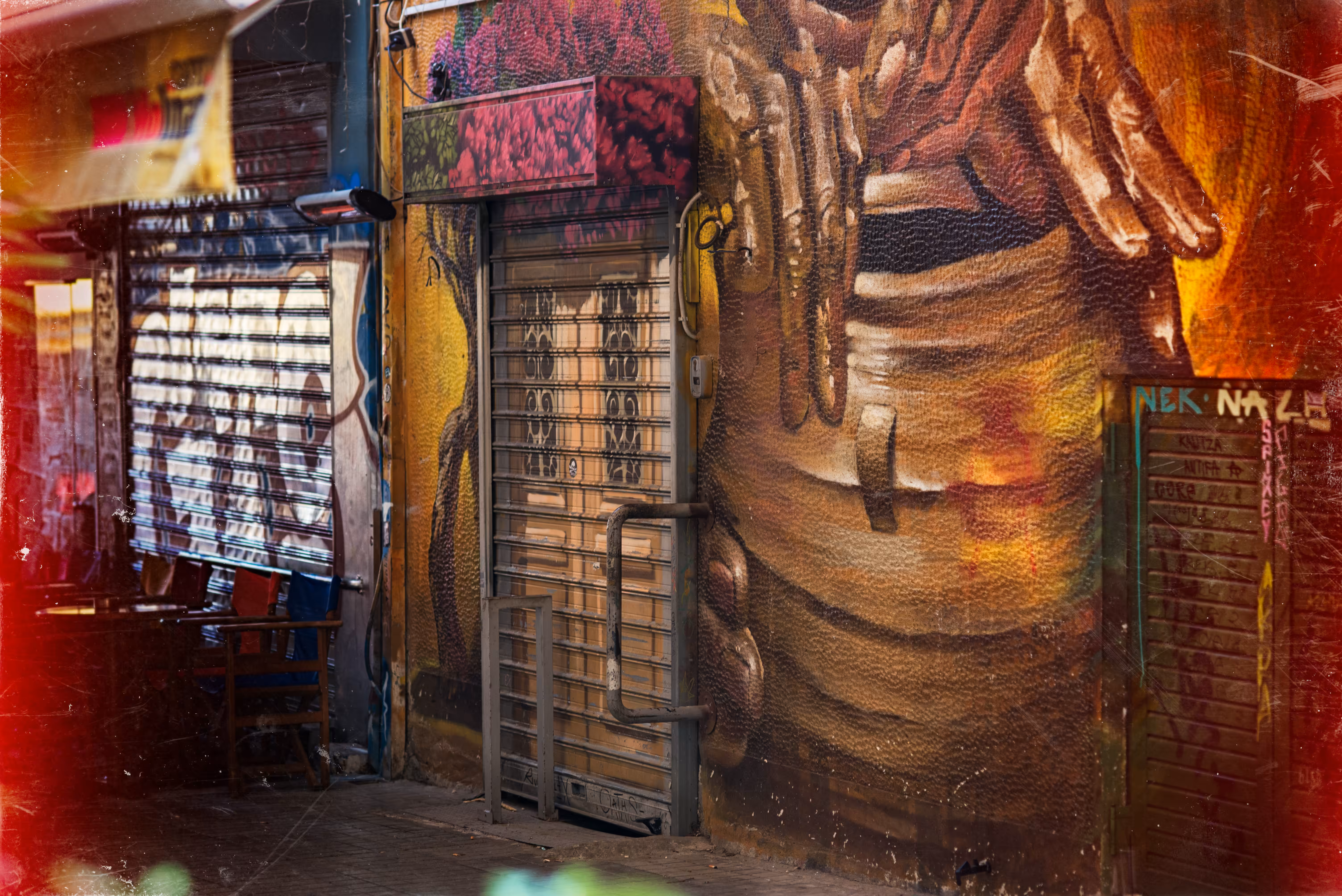 Alley Hands