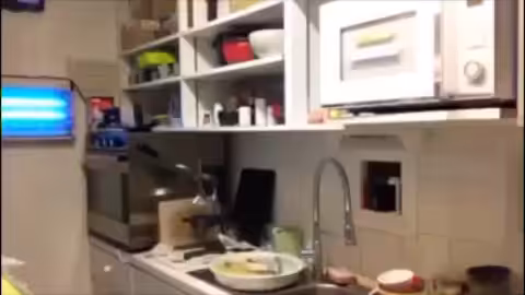 Freeze frame bot - Day Job - Attendant in a hotel
