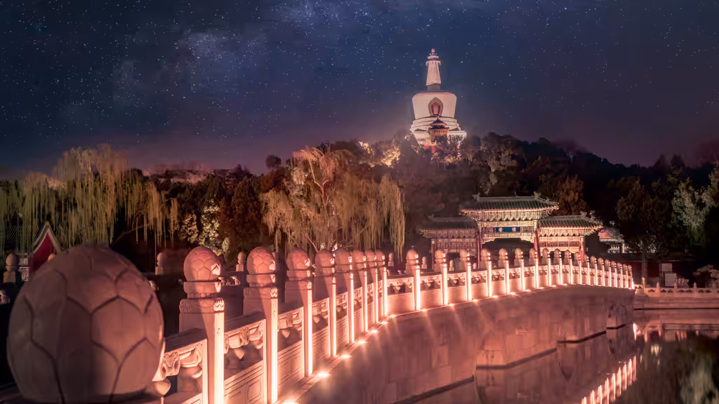 Roving Around the World: Starry Paths