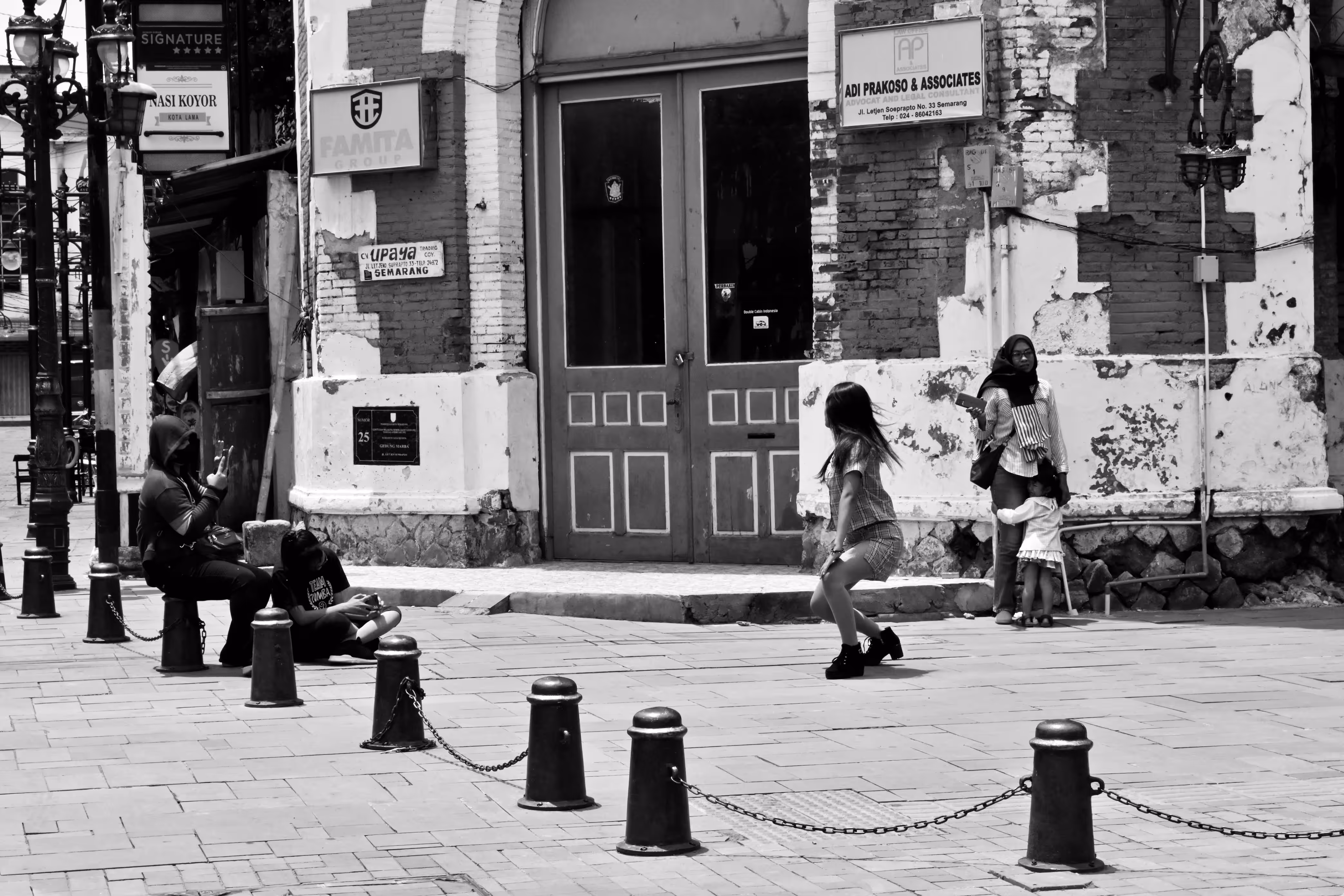 Street Photographs: Dancing