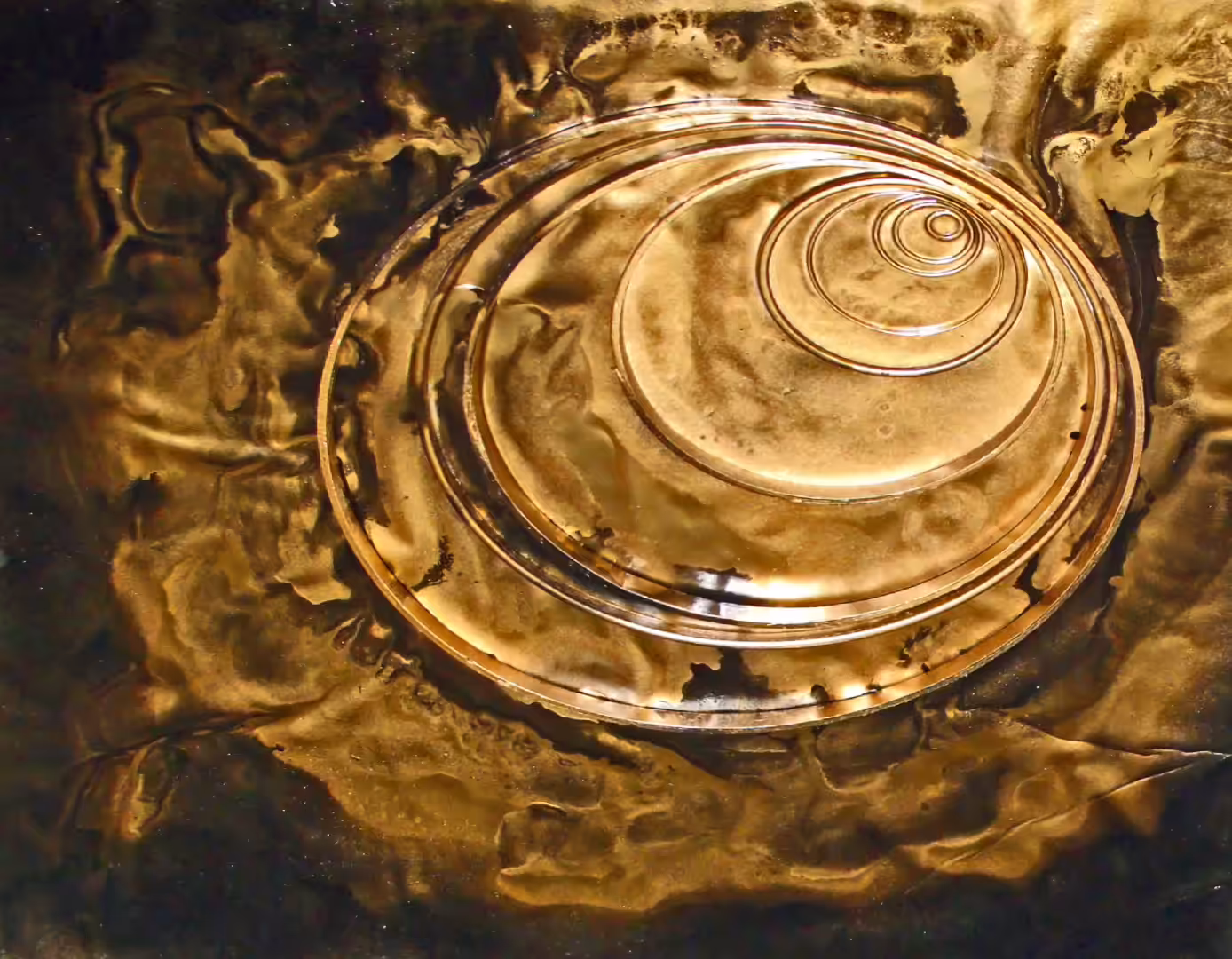 Moving Abstracts: ever smaller circles moving