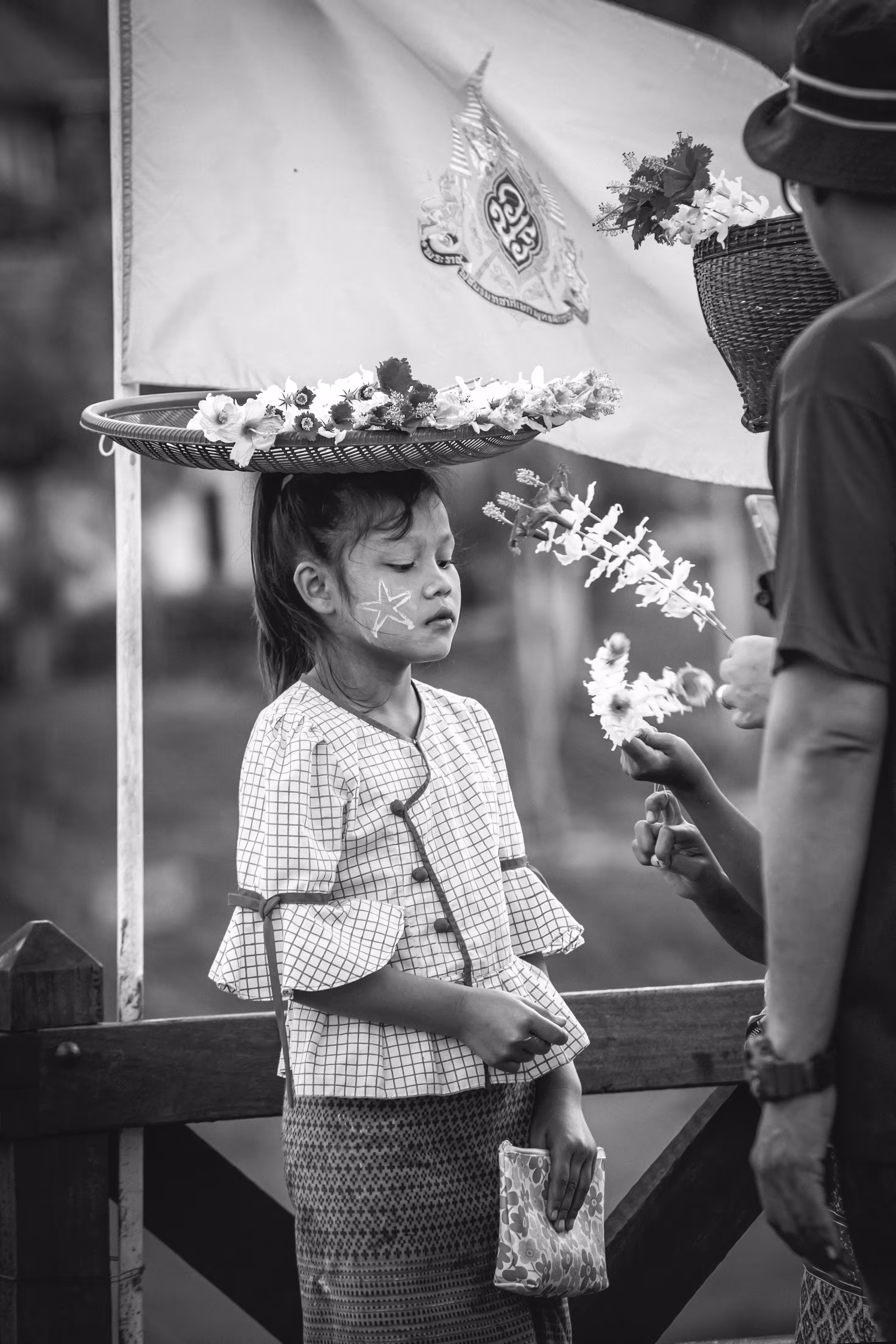 B&W Photography: Flower girl.