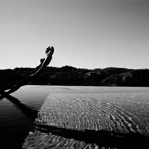 Falling Woman 