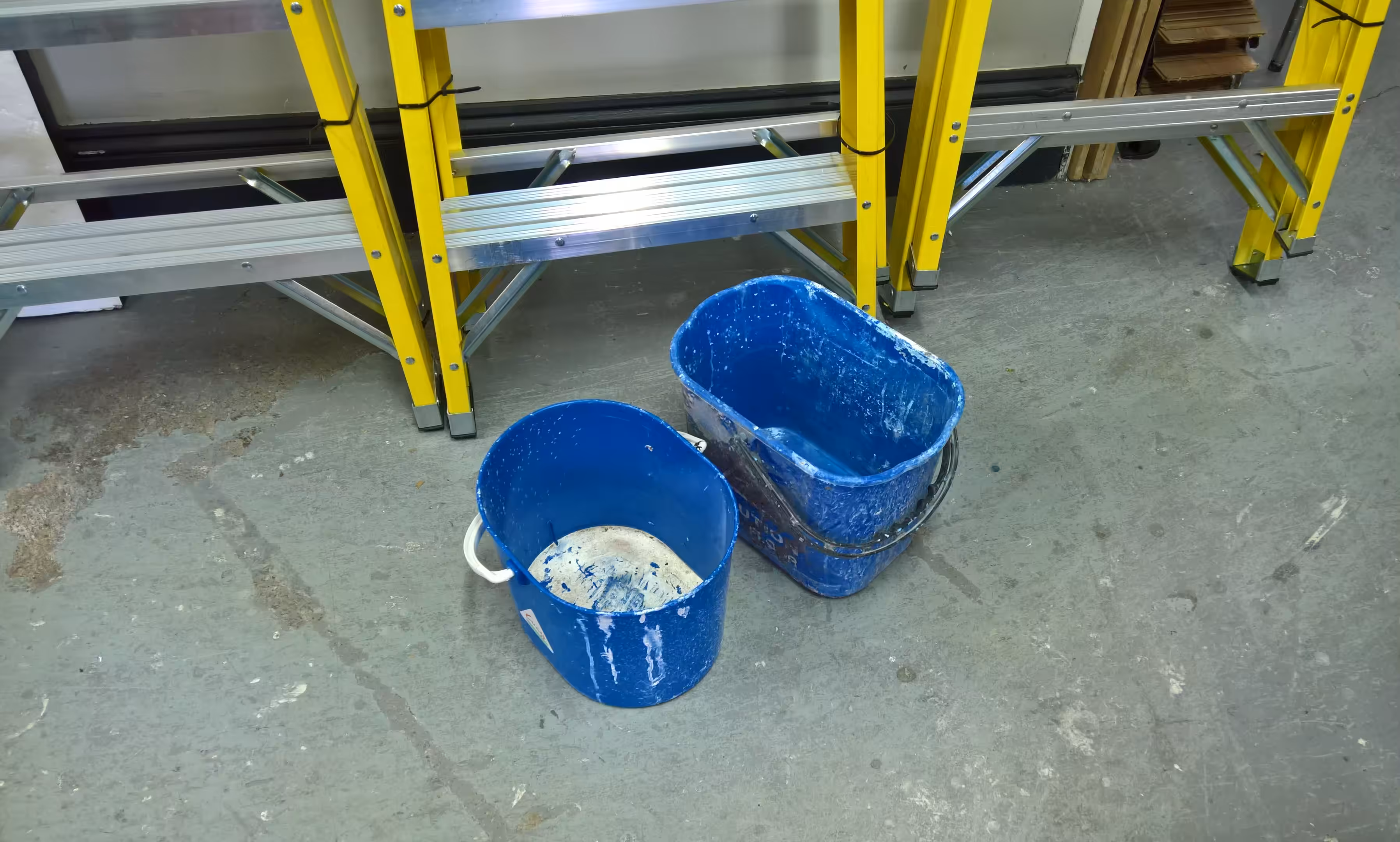 2 blue buckets
