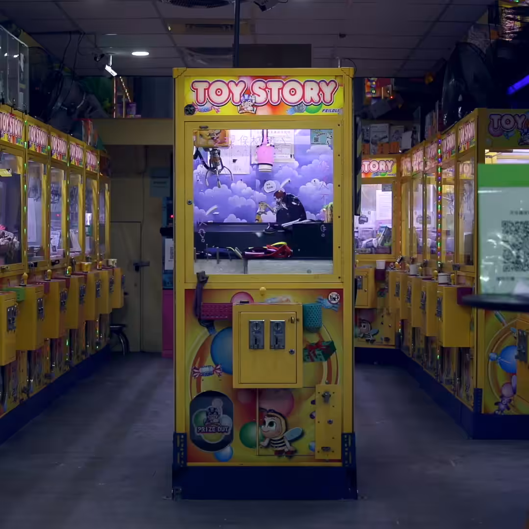 Lock-in Vending Machine 002