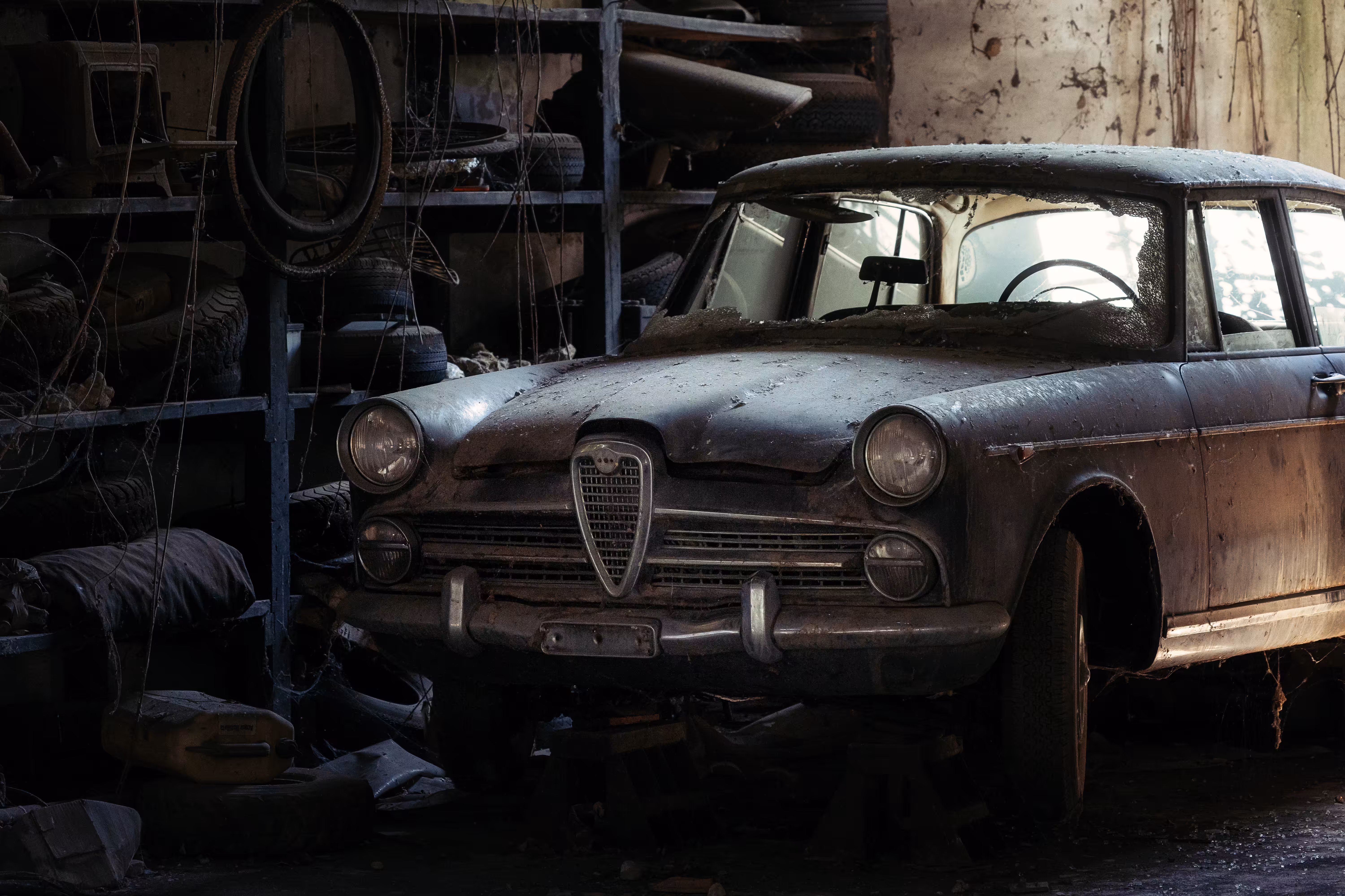 Patina #13 - S01 - Alfa in the Dark