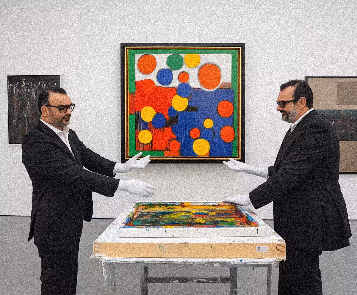 NO RULES APPLIED: Weird dealers with even weirder collection inspecting the work which they think is on the wrong side unfortunately