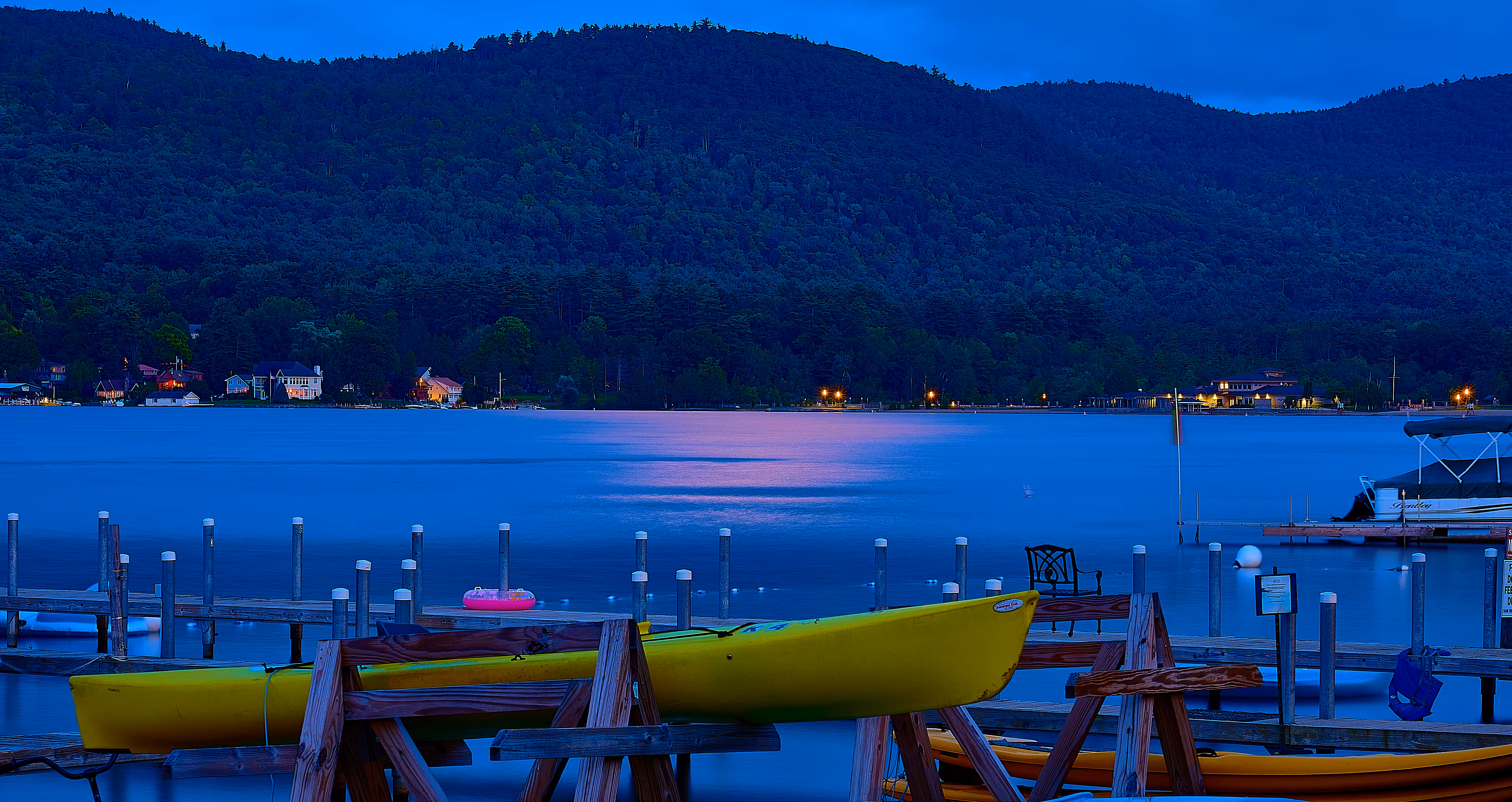 SURREAL LAKEVIEW