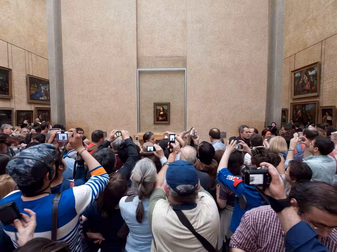 [ GENERAL WORLD MODEL ]: The Mona Lisa spectacle.