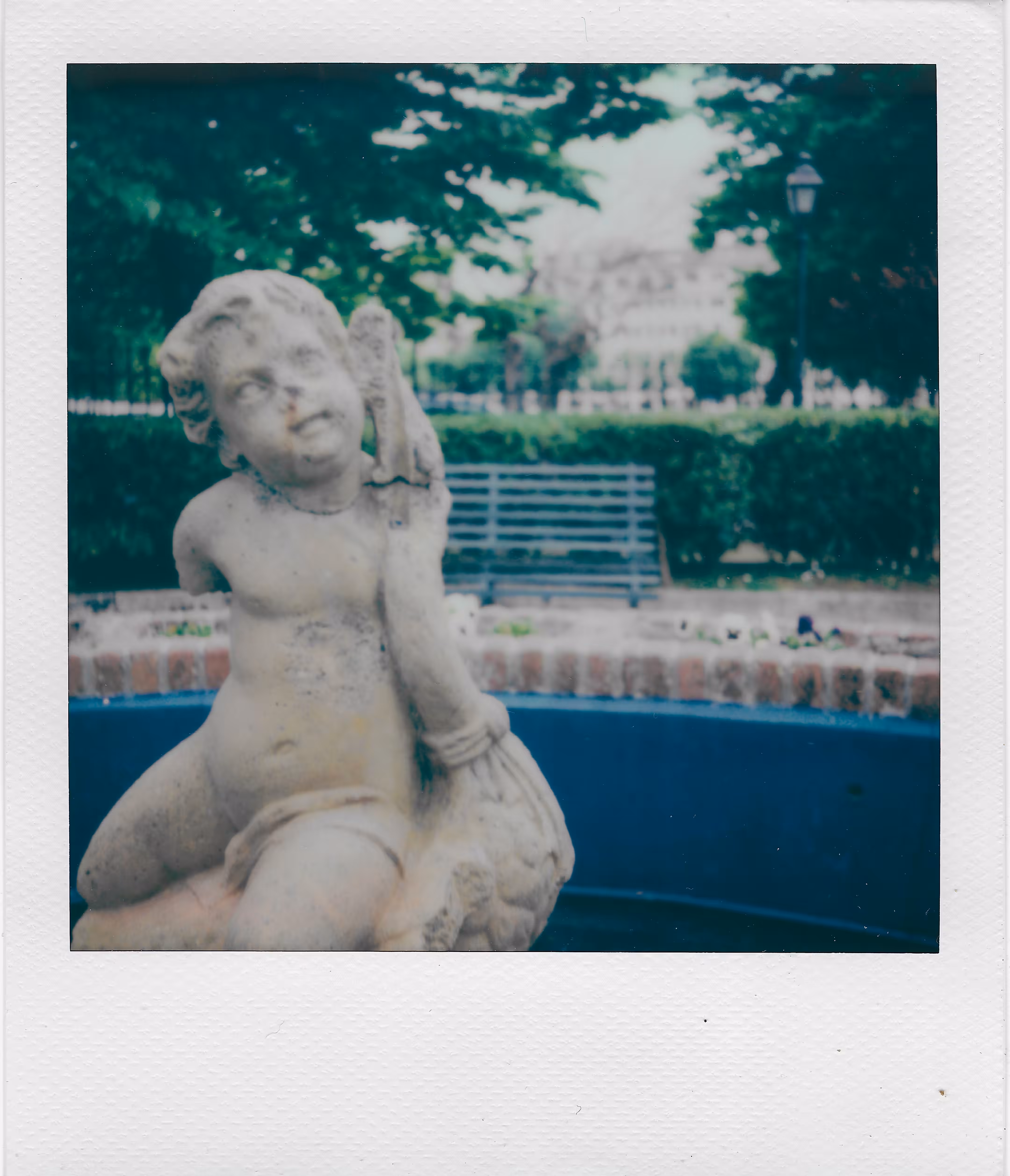 Public statue baths