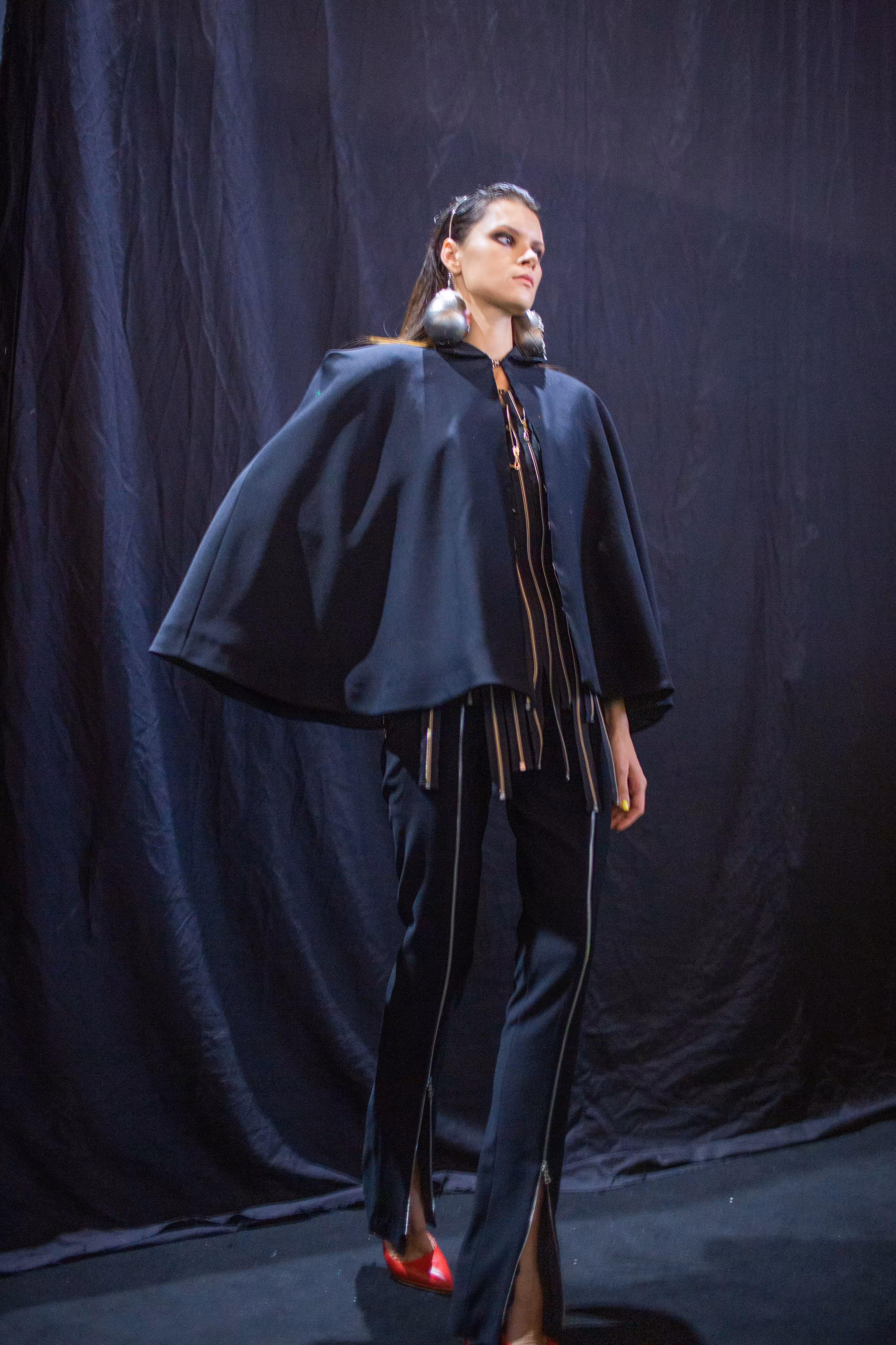 BACKSTAGE: MYSTIC OUTFIT