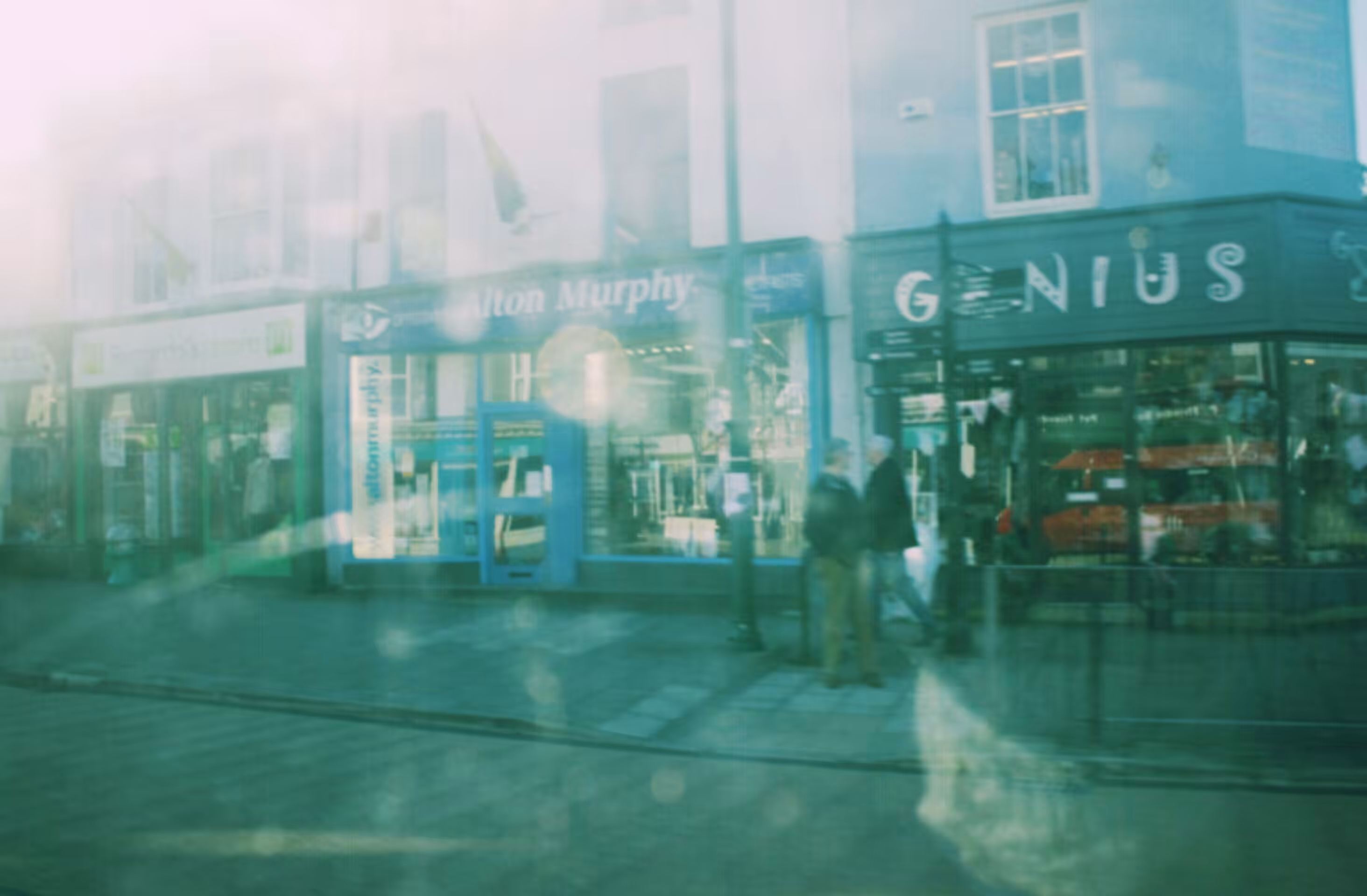 G * N I U S